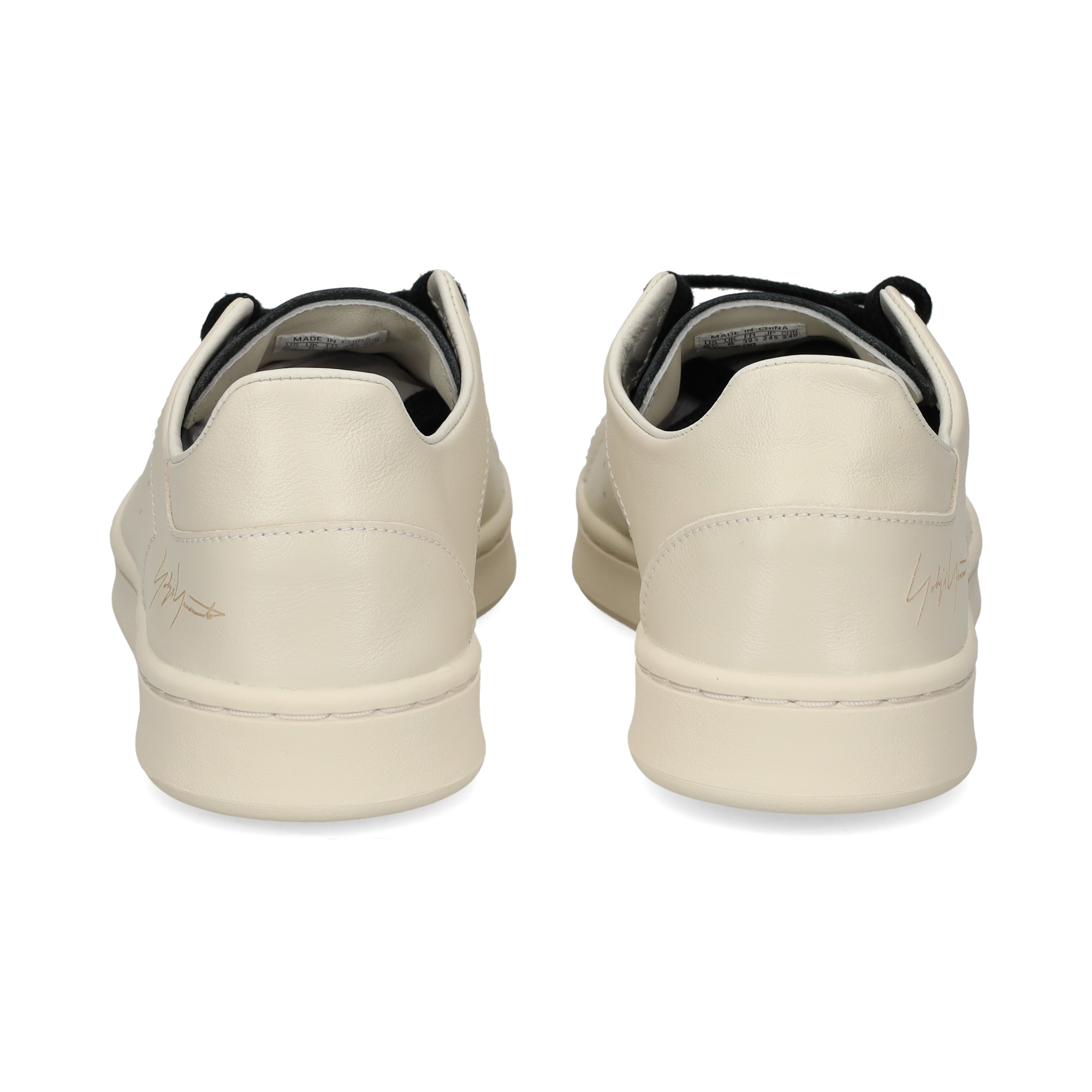 deportivo-bandas-picadas-piel-beige