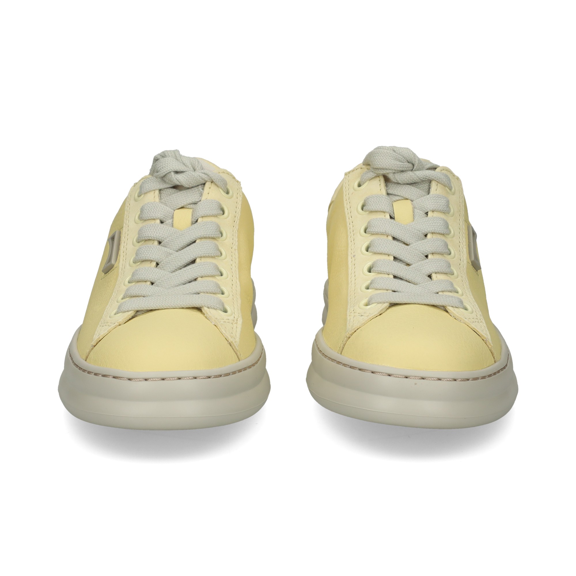 deportivo-piel-amarillo