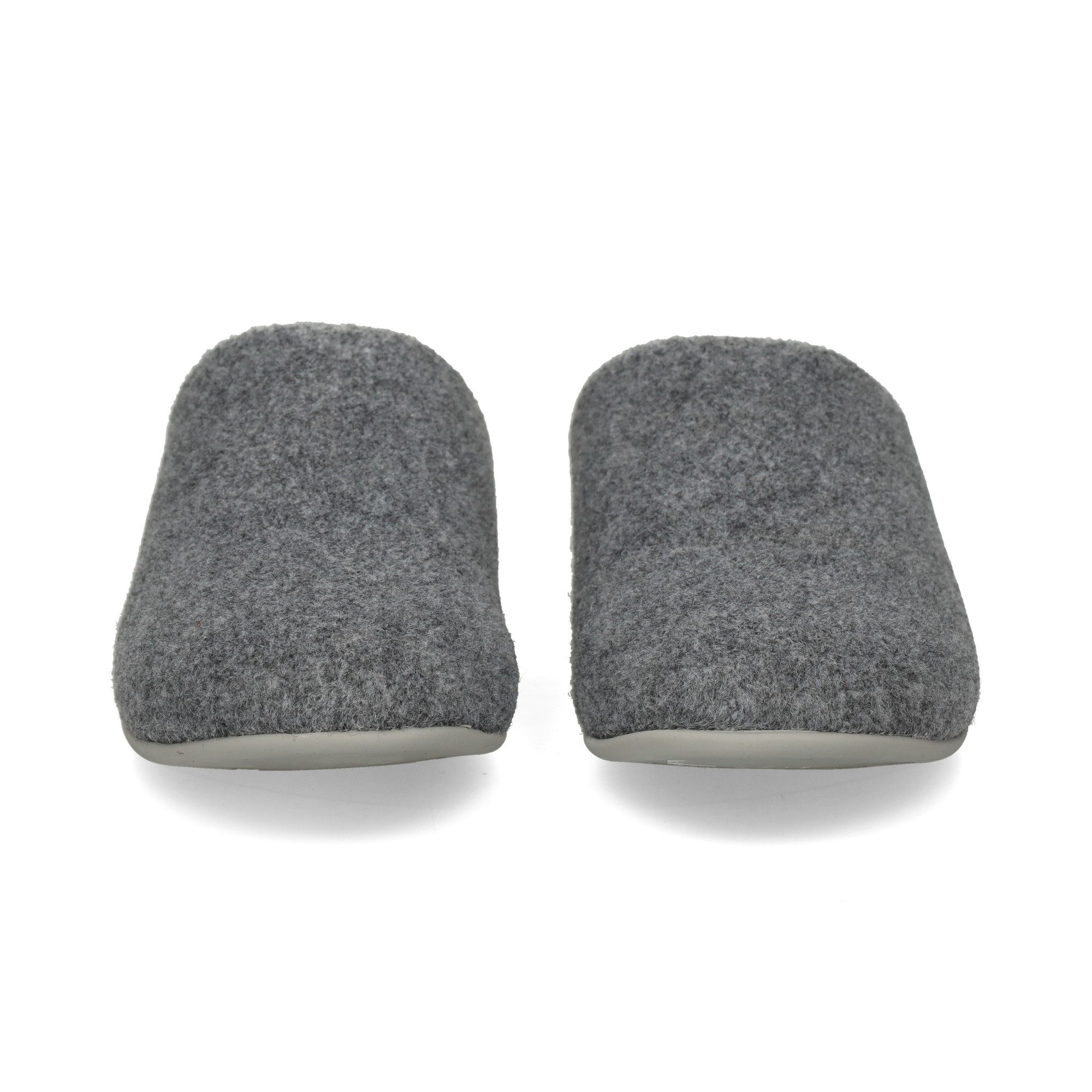 zapatilla-de-casa-gris