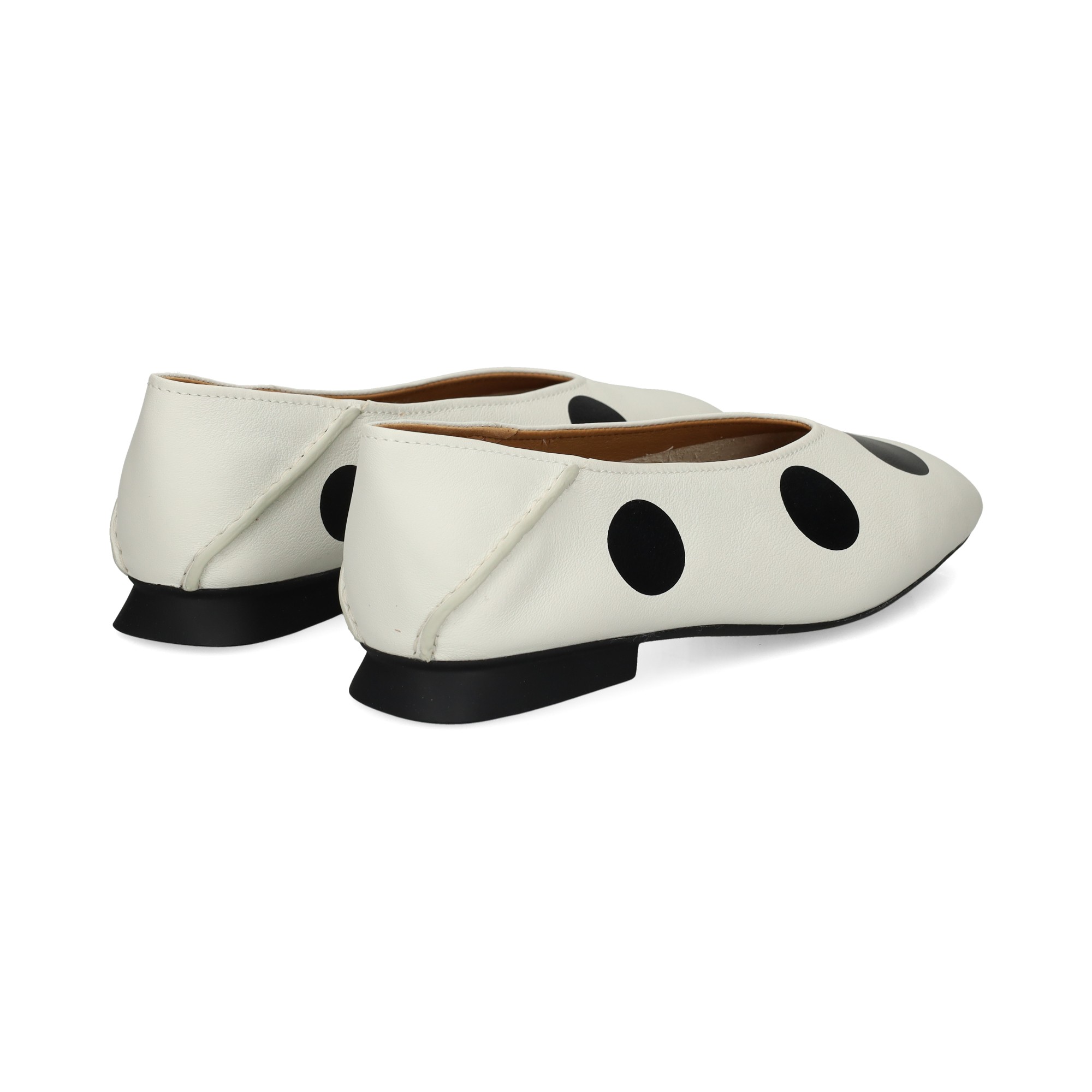 bailarina-lunares-negrohielo