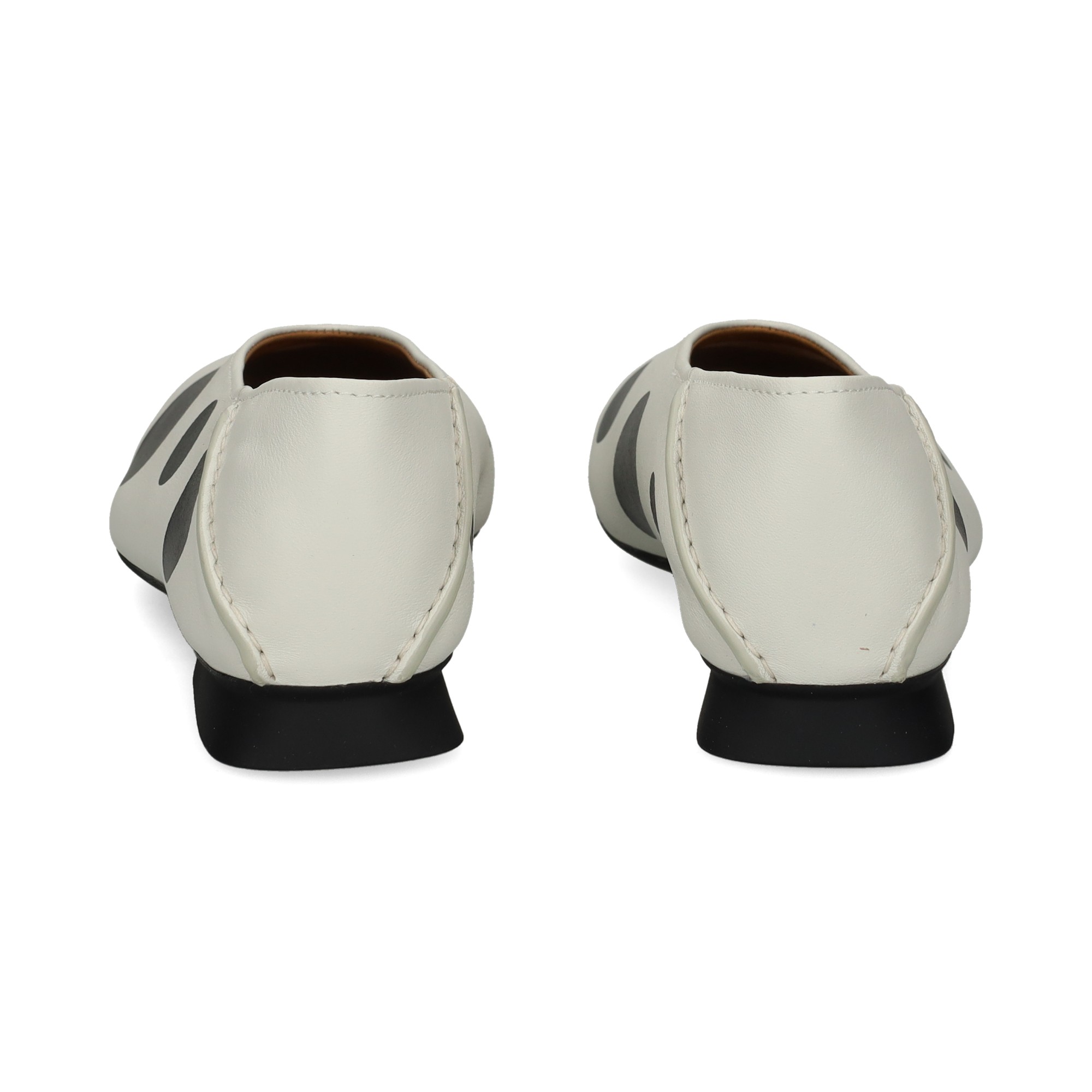 bailarina-lunares-negrohielo