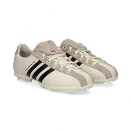 3-bandas-negras-deportivo-piel-blanco