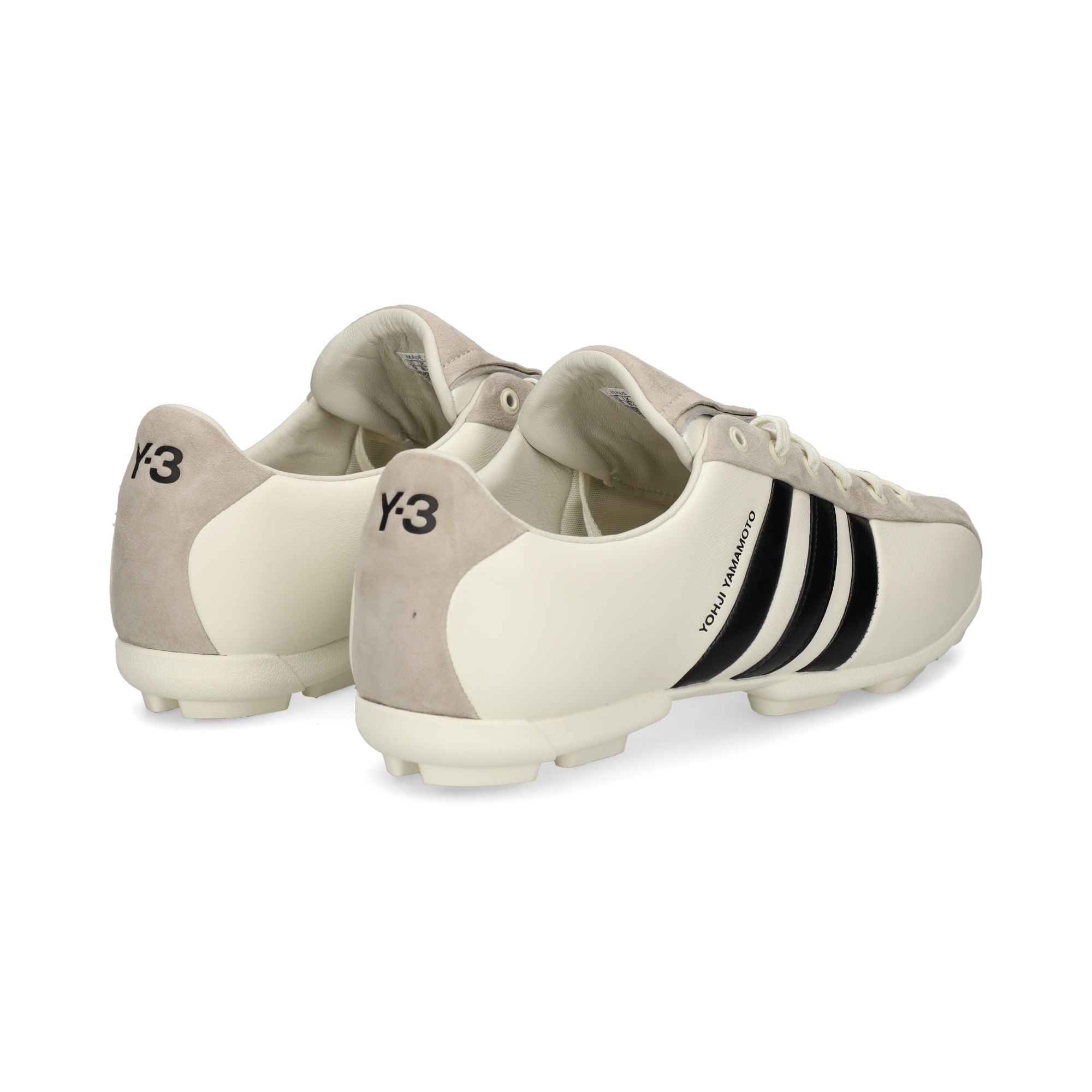 deportivo-3-bandas-negras-piel-blanco