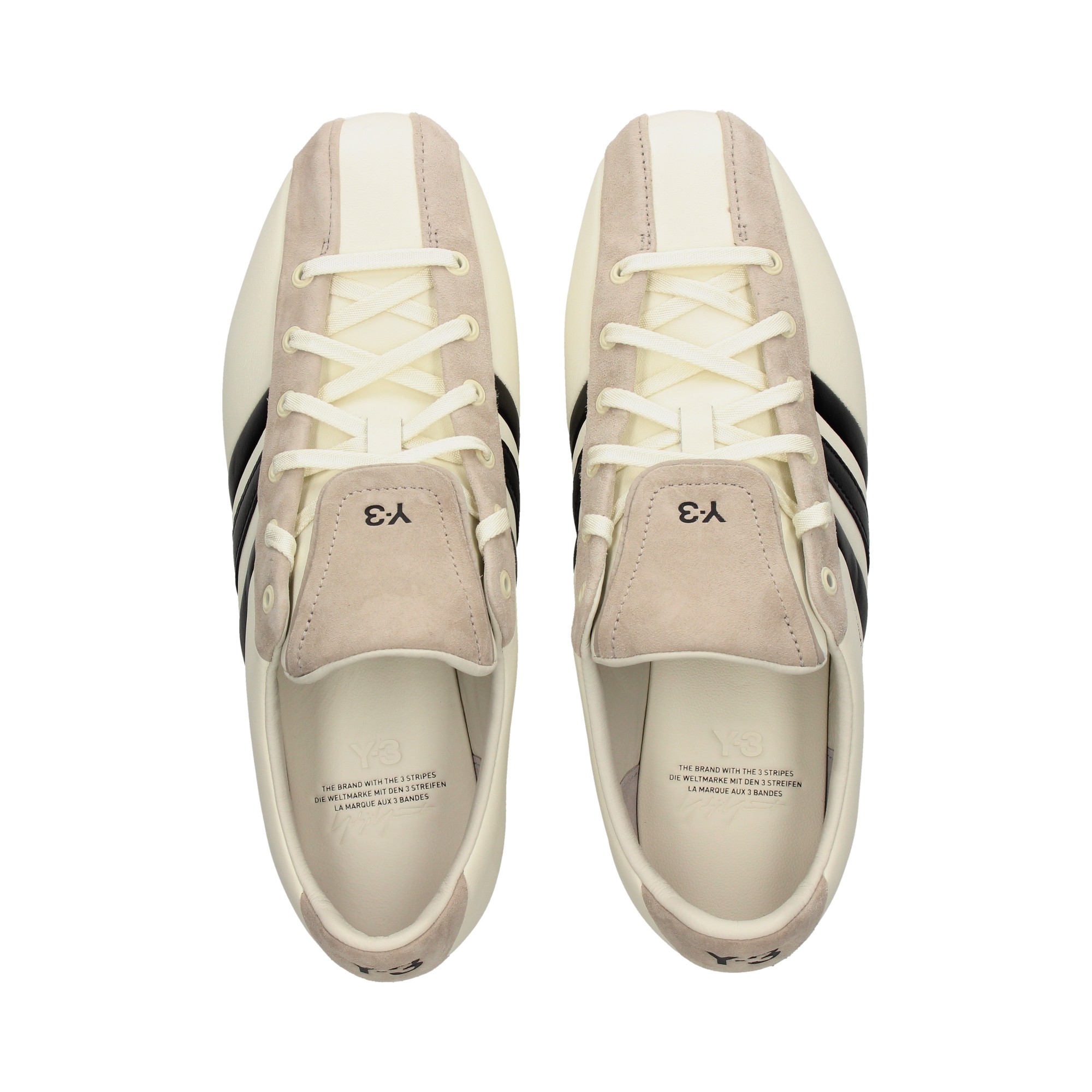 deportivo-3-bandas-negras-piel-blanco