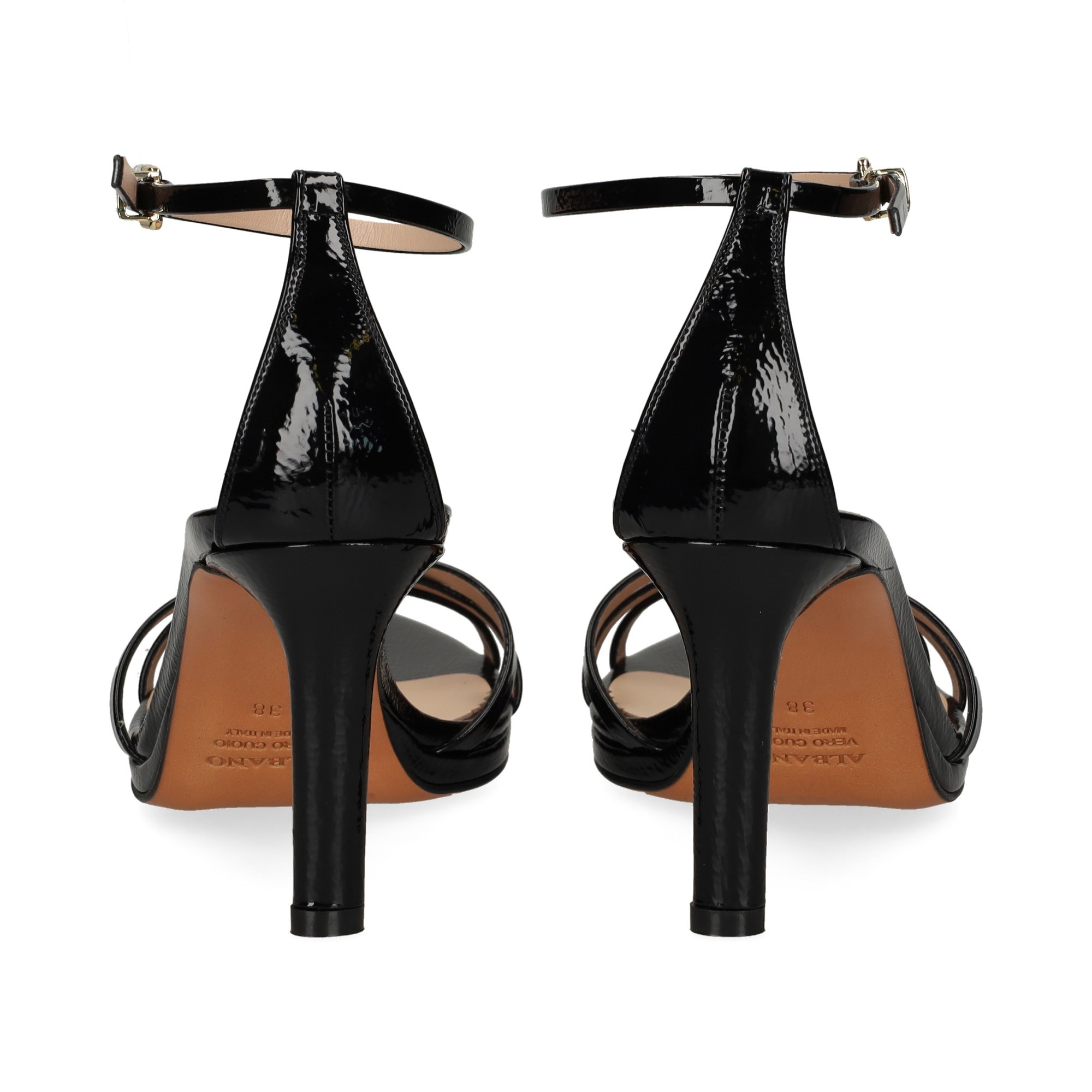 gilda-pala-tiritas-charol-negro