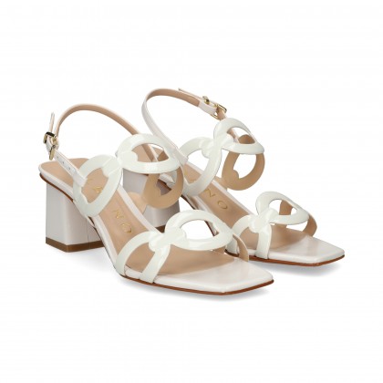 sandalia-2-tiras-circulos-charol-blanco
