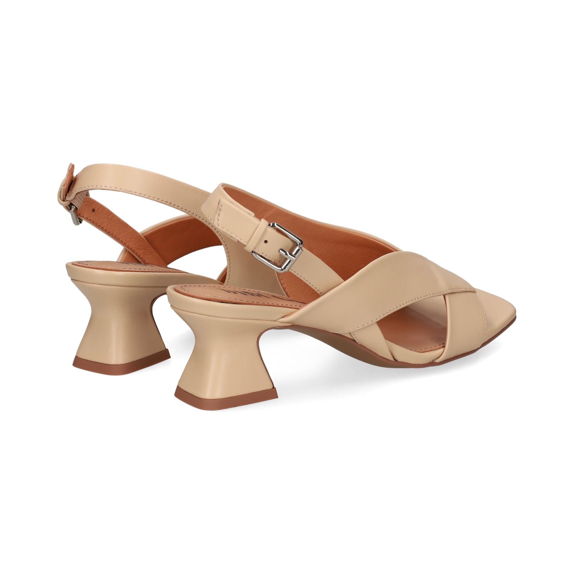 sandalia-cerrada-1-lado-piel-beige