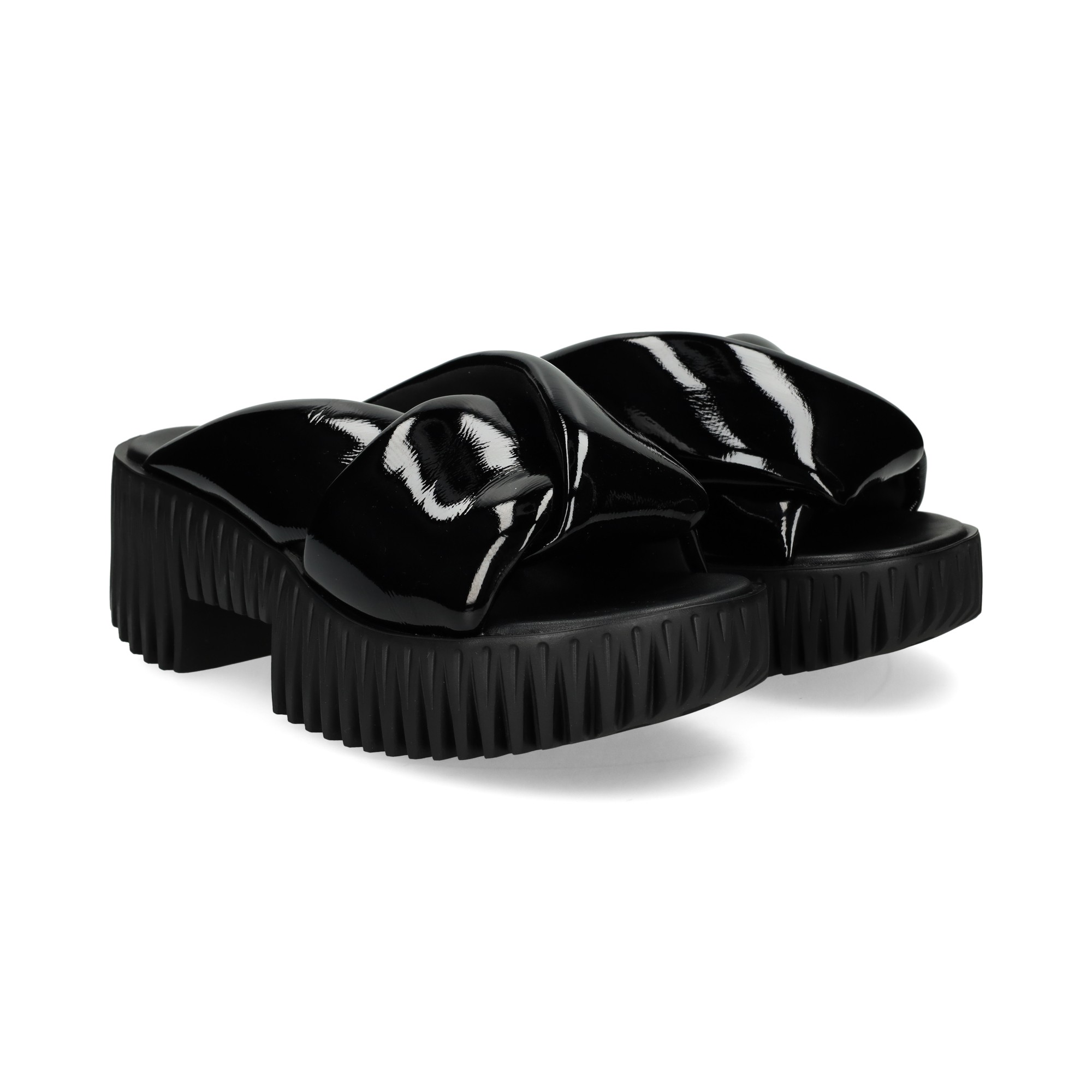 pala-cruzada-charol-negro