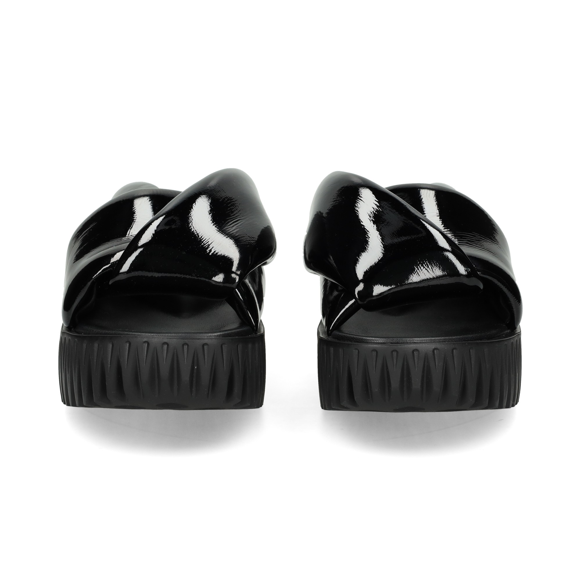 pala-cruzada-charol-negro