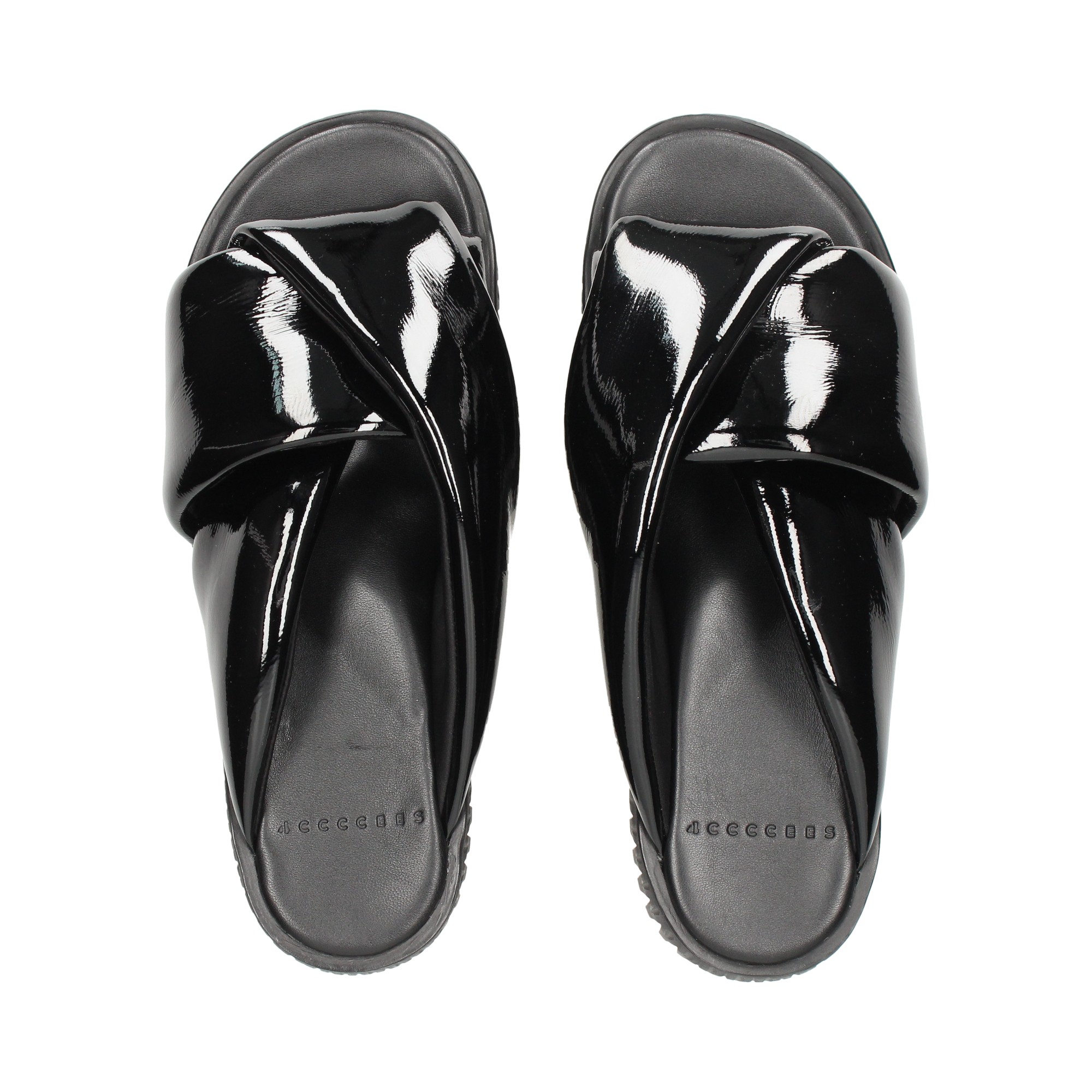 pala-cruzada-charol-negro