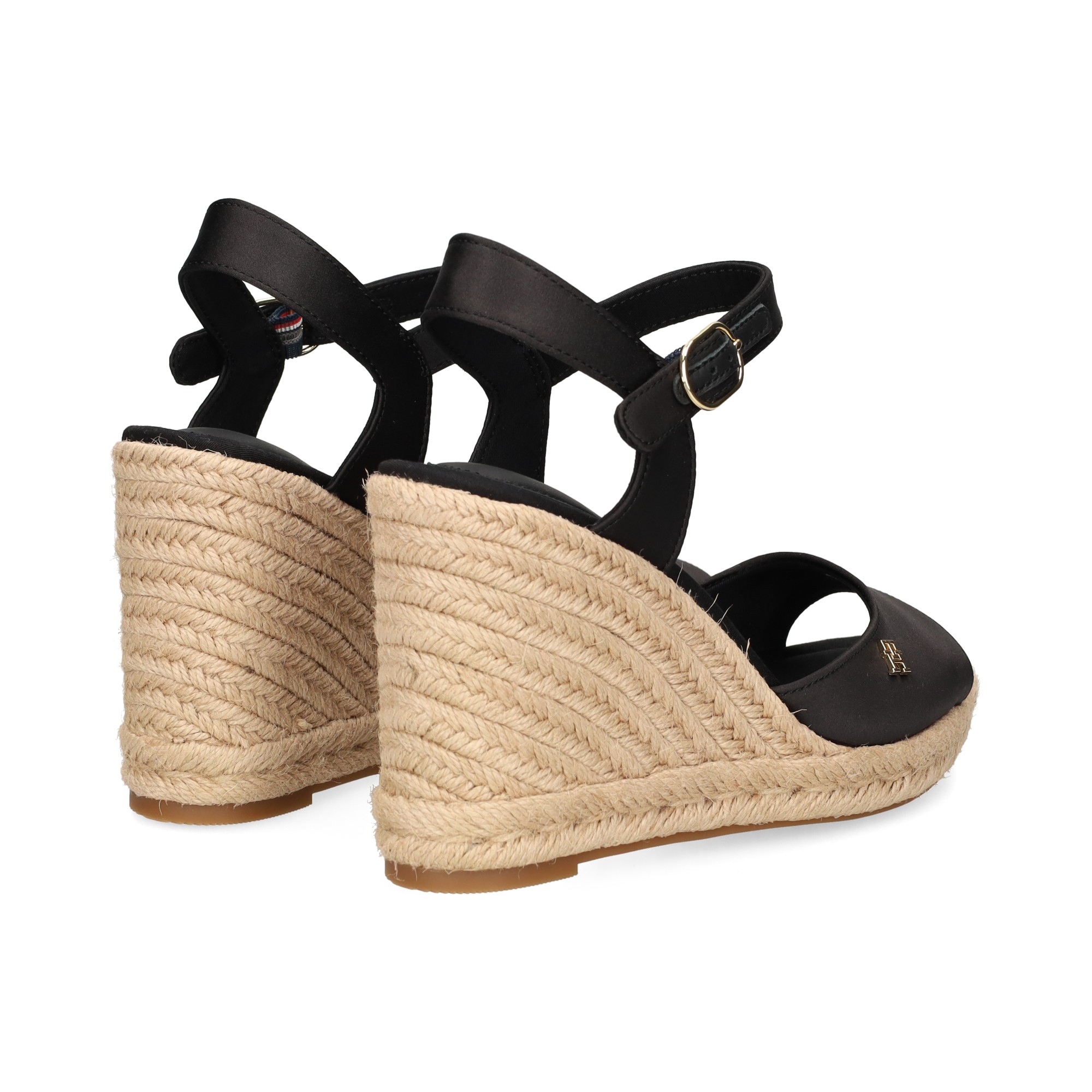 carmelita-saten-negro