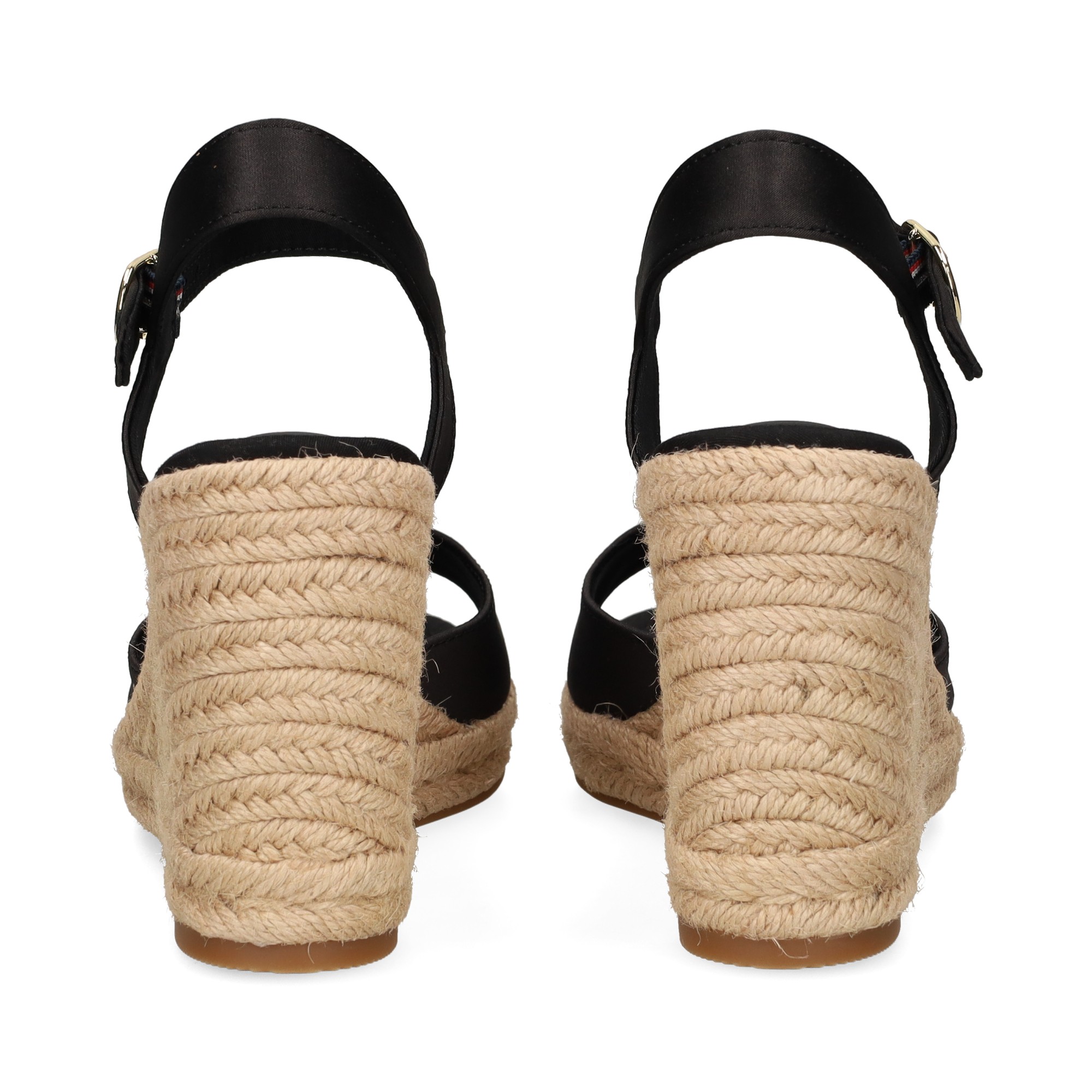 carmelita-saten-negro