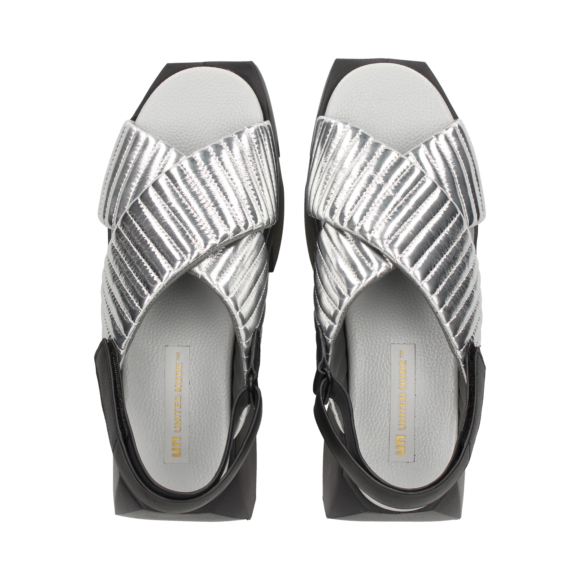 sandalia-cruzada-listas-plata