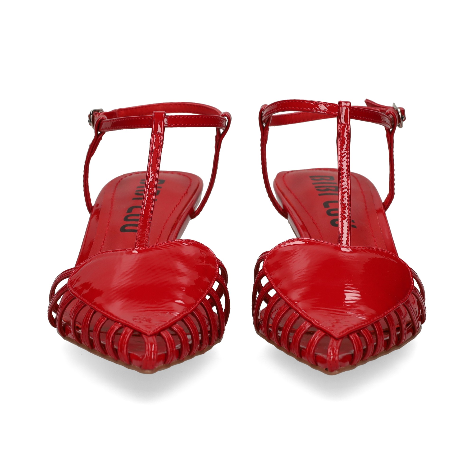 sin-talon-corazon-charol-rojo