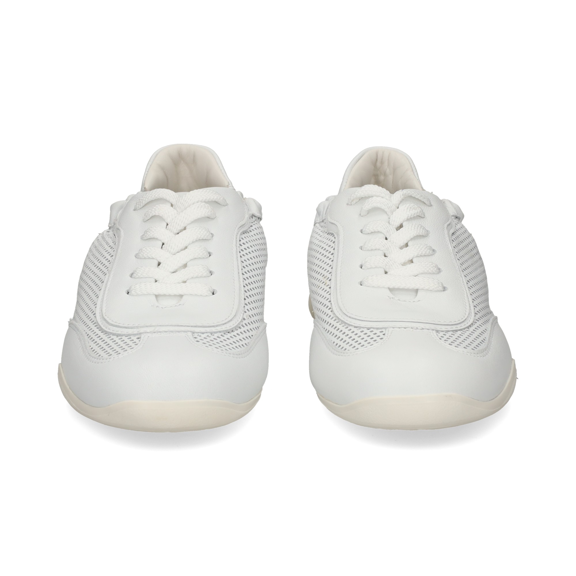 deportivo-perforado-piel-blanco