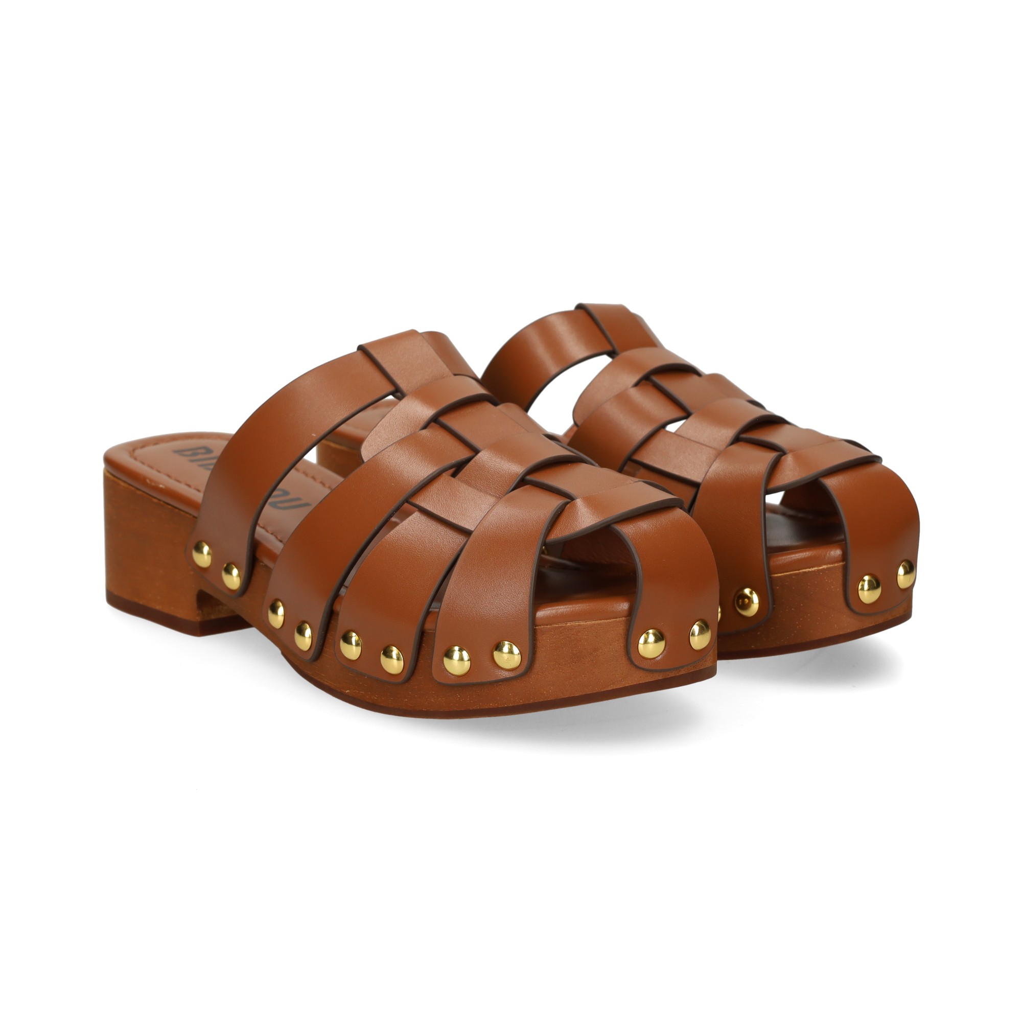 zueco-entrelazadotachas-piel-cuero