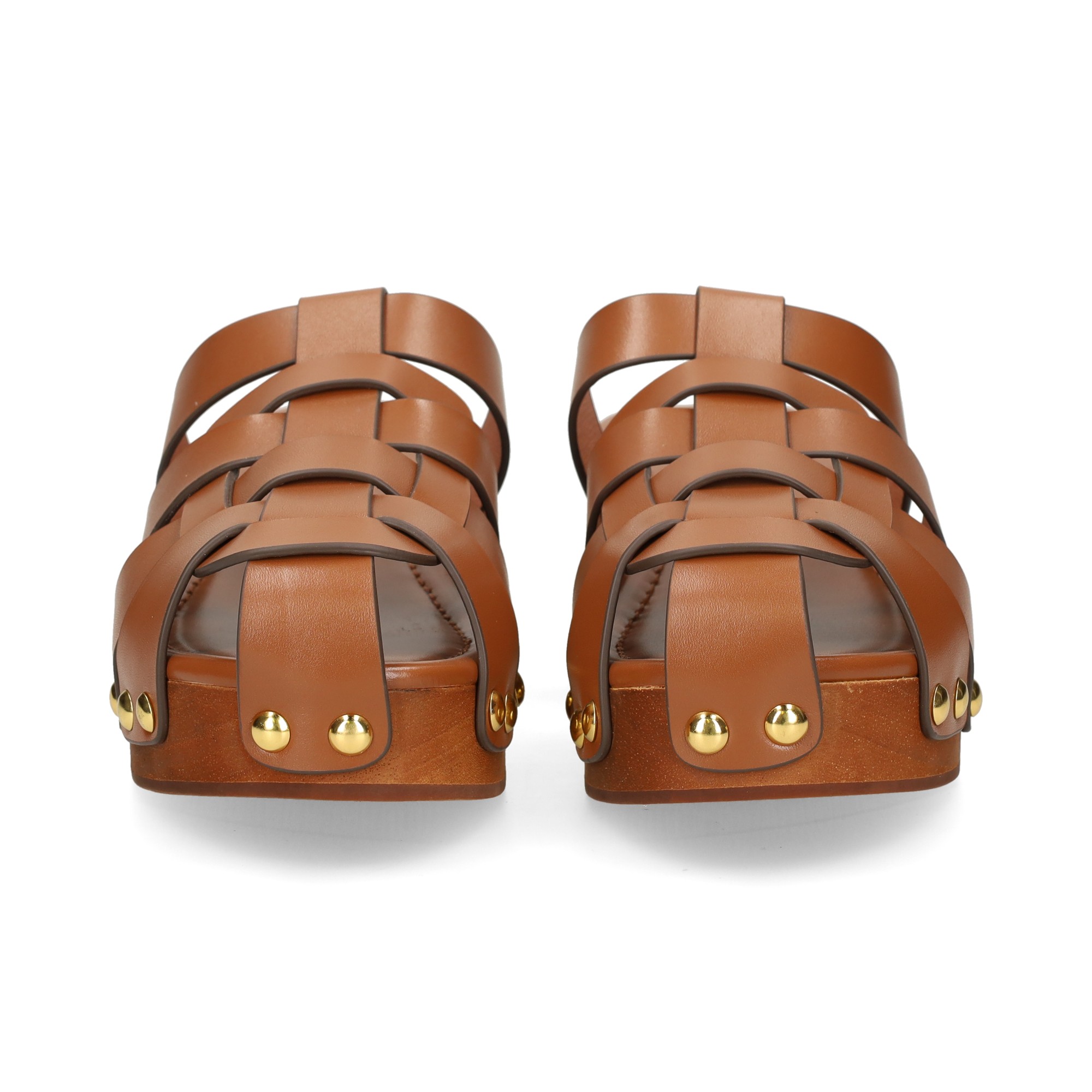 zueco-entrelazadotachas-piel-cuero