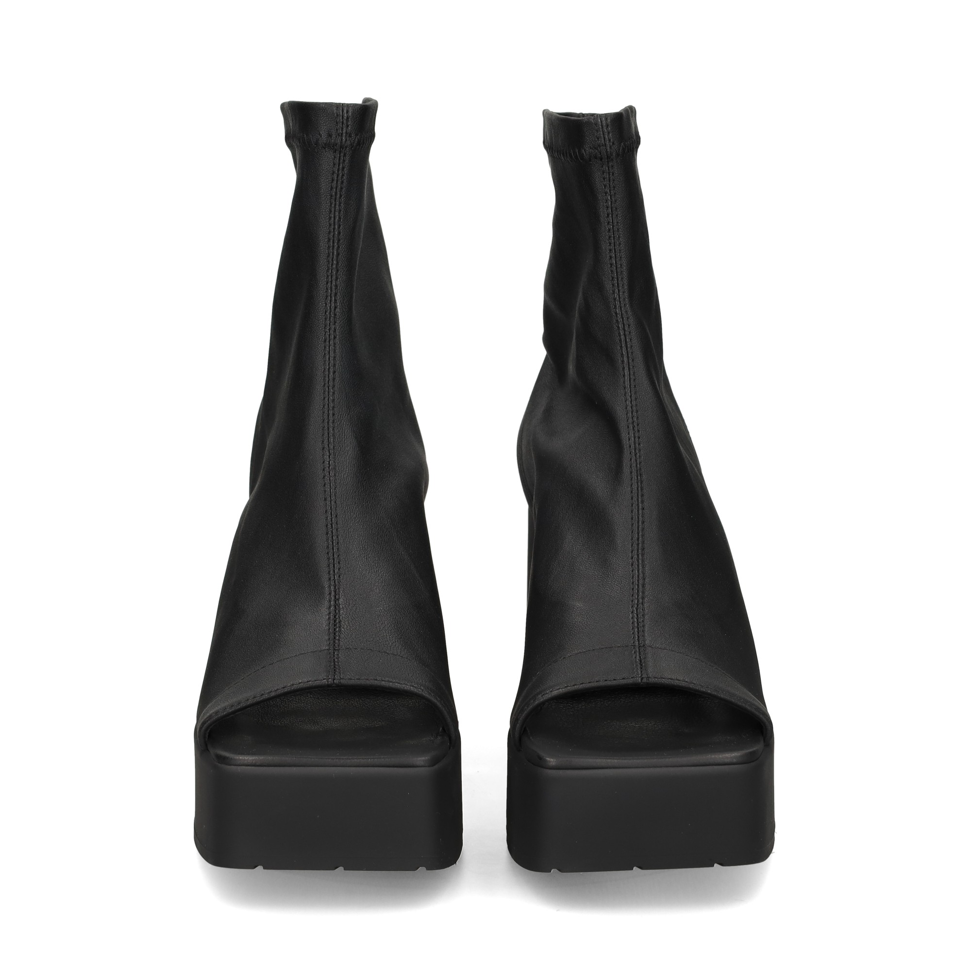 botin-sandalia-piel-negro