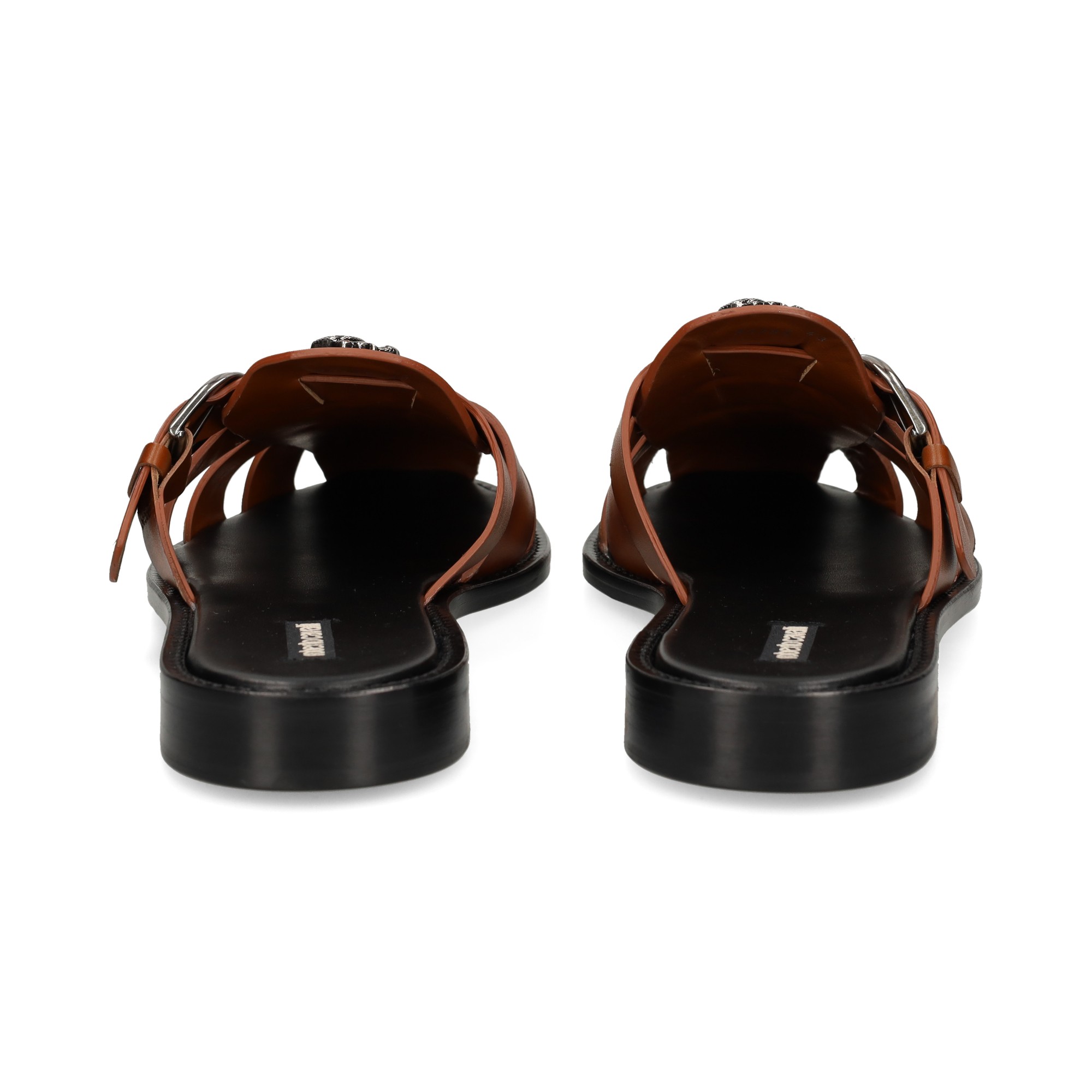 mule-tiras-piel-cuero