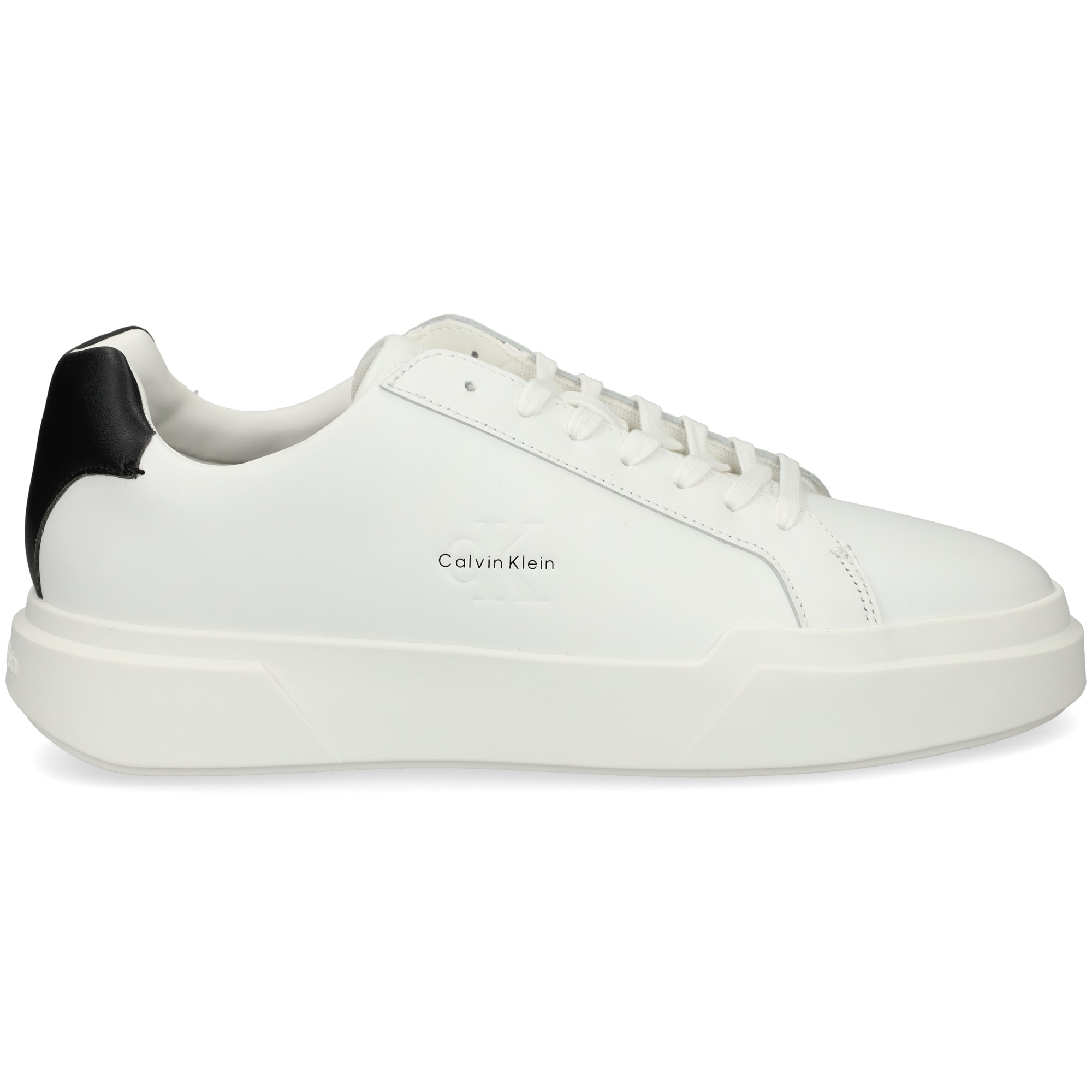 talon-negro-deportivo-piel-blanco