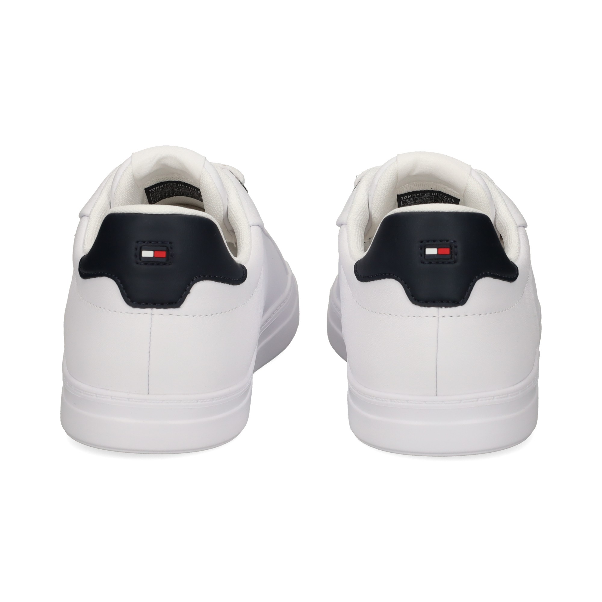 talon-negro-deportivo-piel-blanco