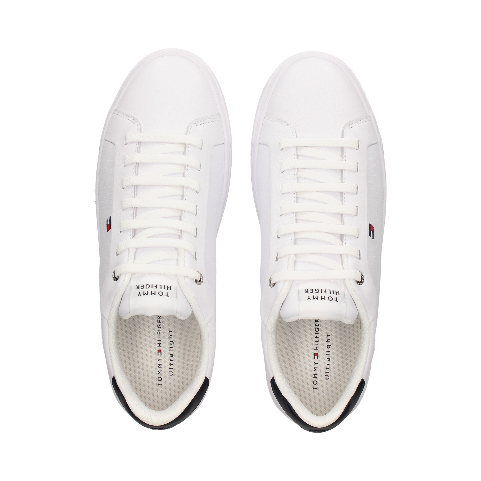 talon-negro-deportivo-piel-blanco
