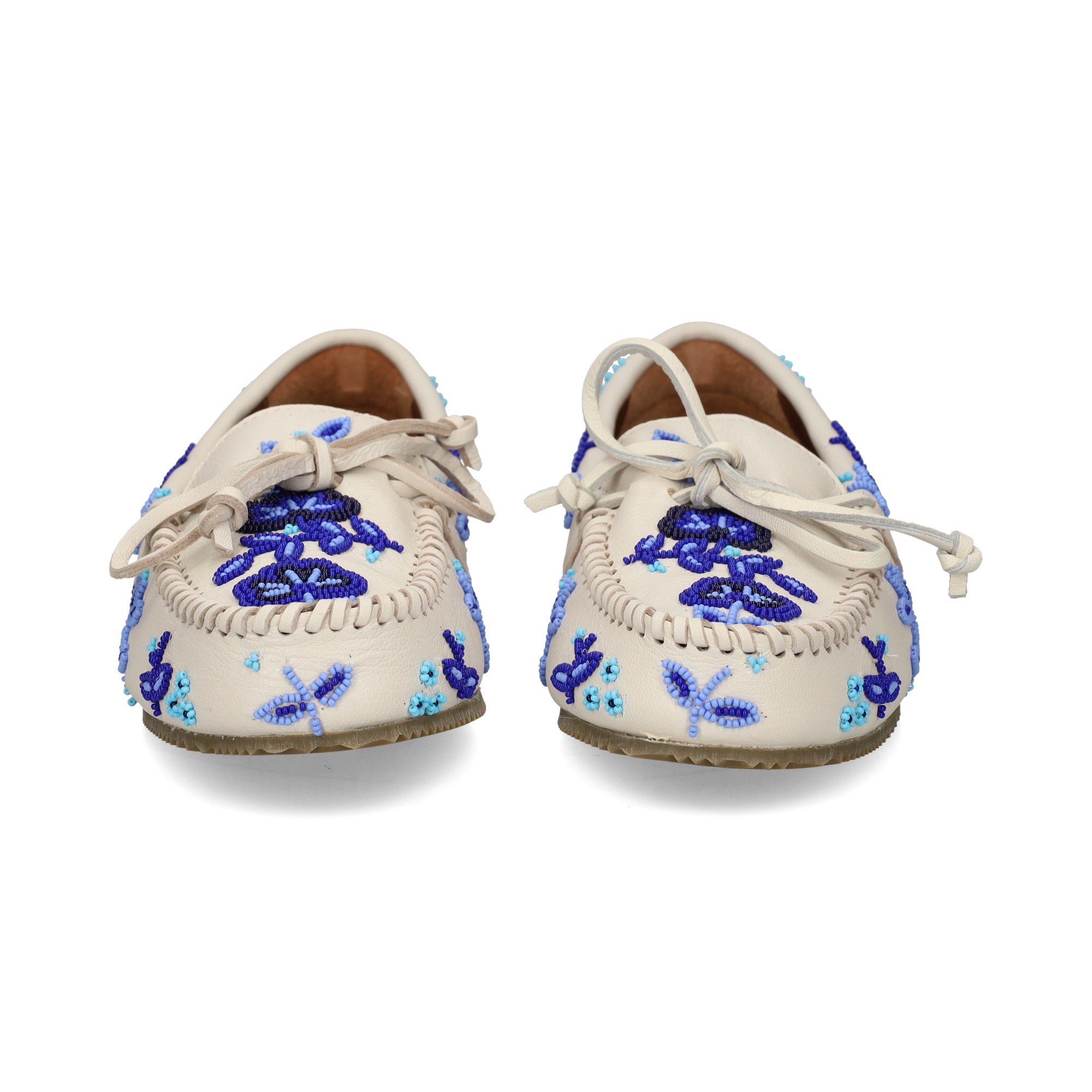 mocasin-cuentas-flores-azul-blanco