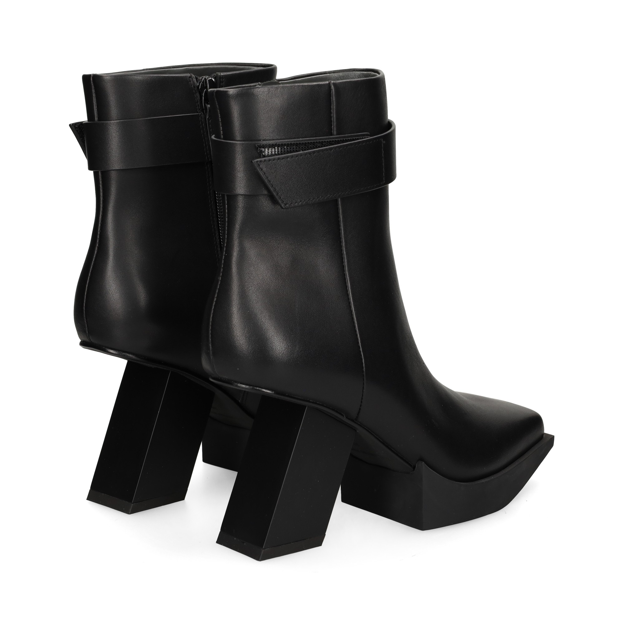 botin-plataforma-tacon-diagonal-negro