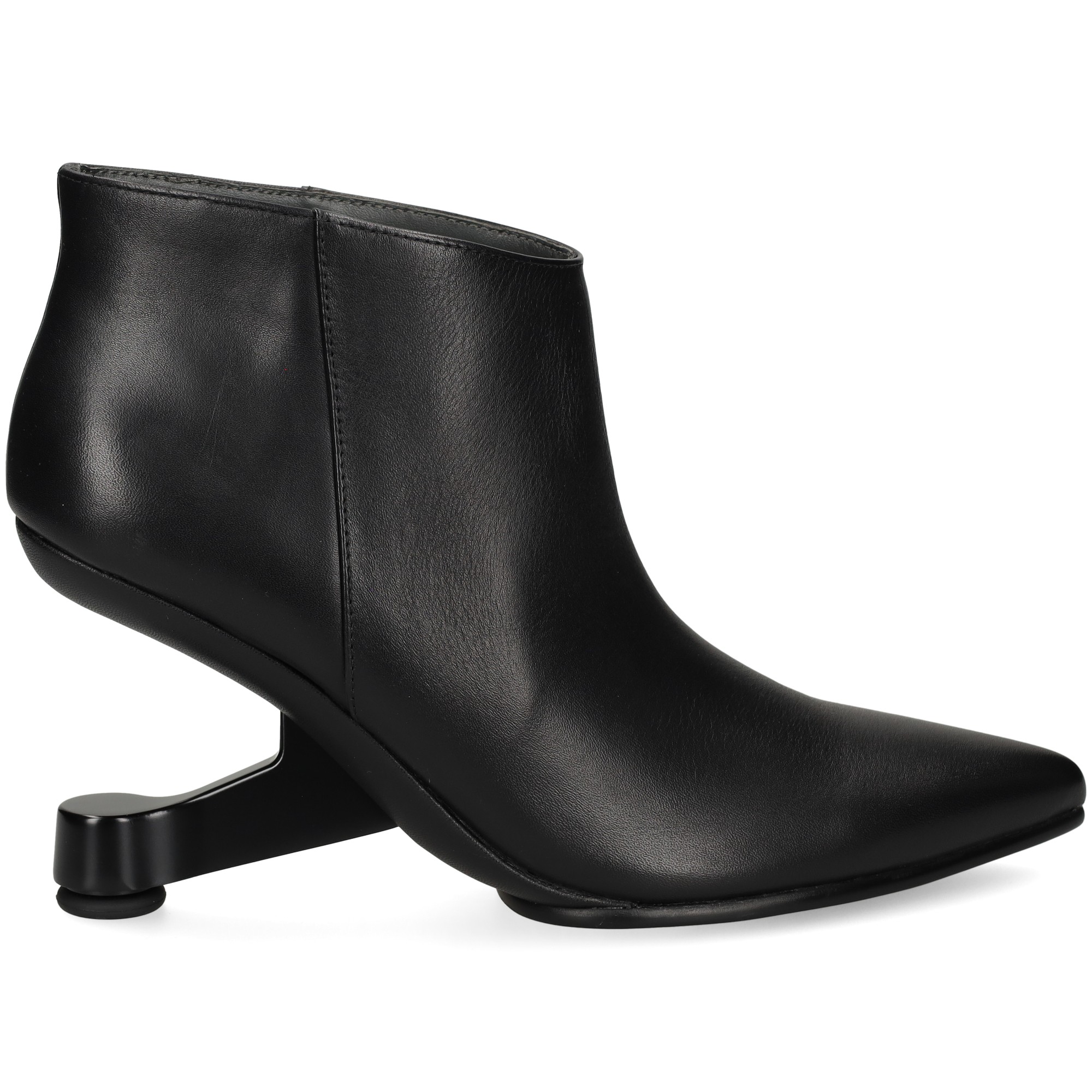 botin-tacon-metalico-piel-negro
