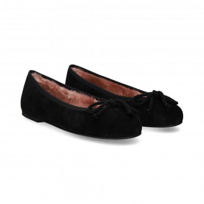 bailarina-pelo-lazo-ante-negro