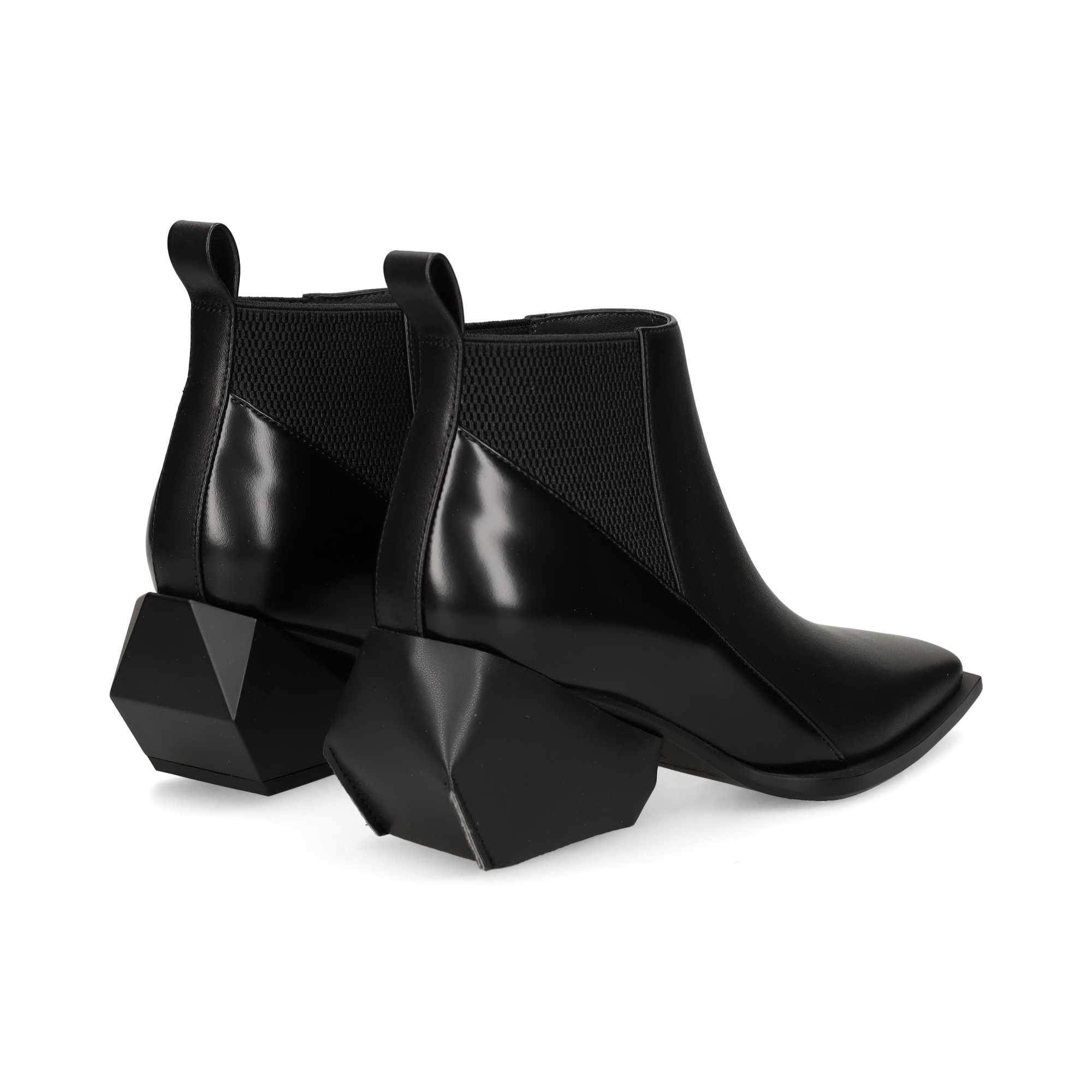 botin-tacon-geometrico-piel-negro