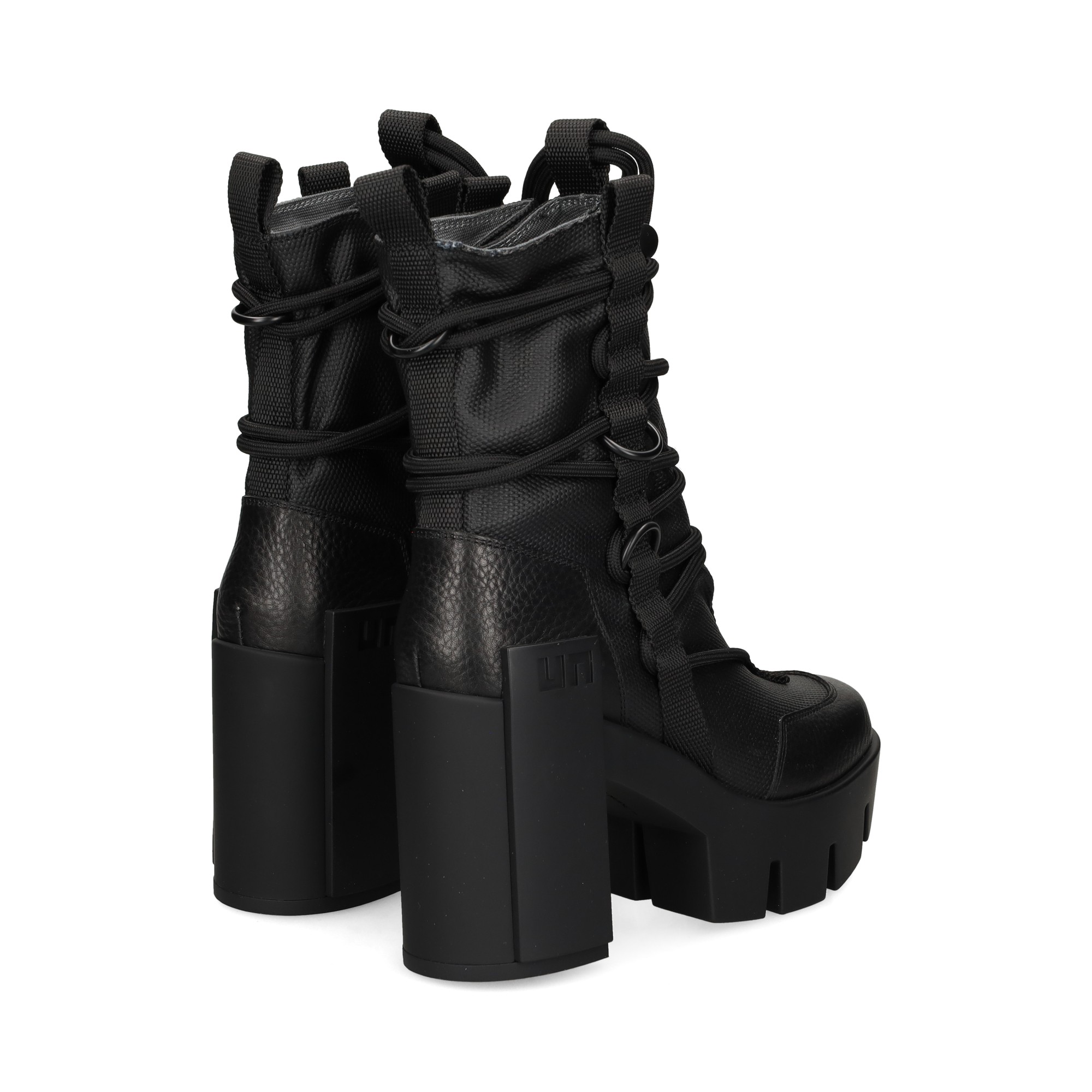 botin-atado-piel-negro