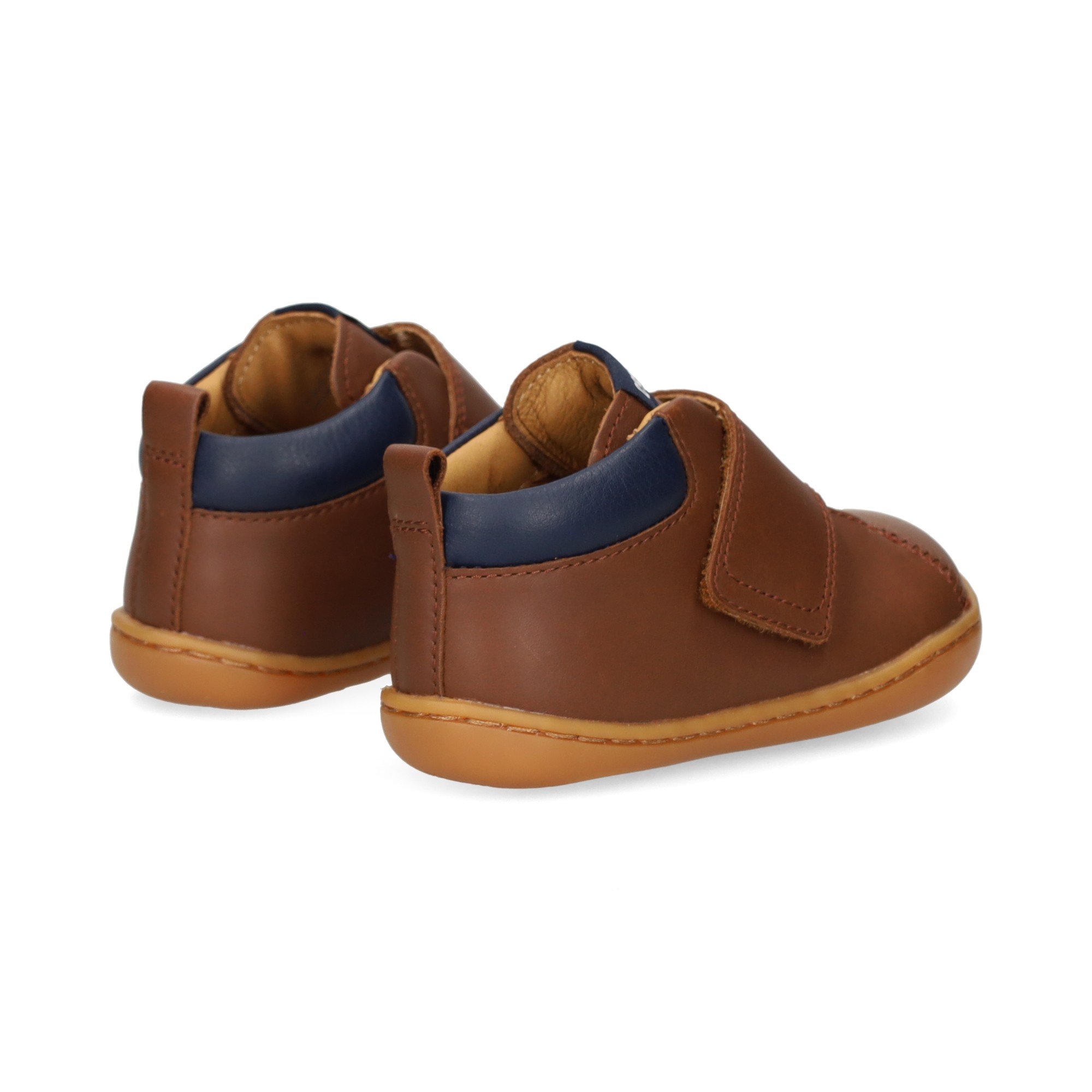 botin-velcro-piel-cuero