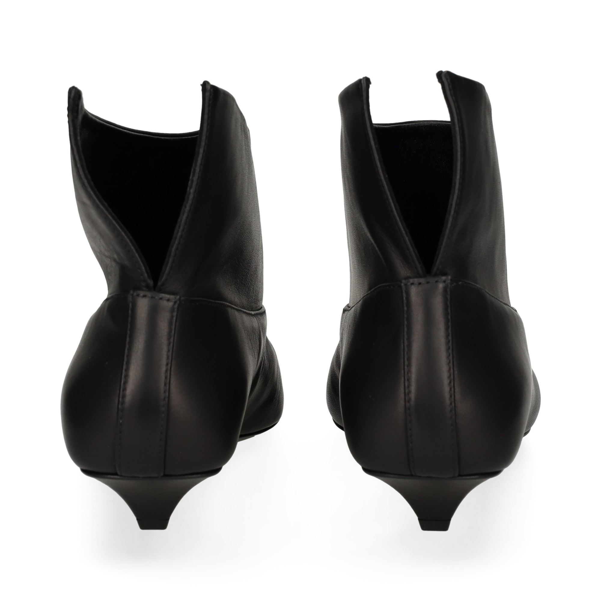 botin-ante-negro