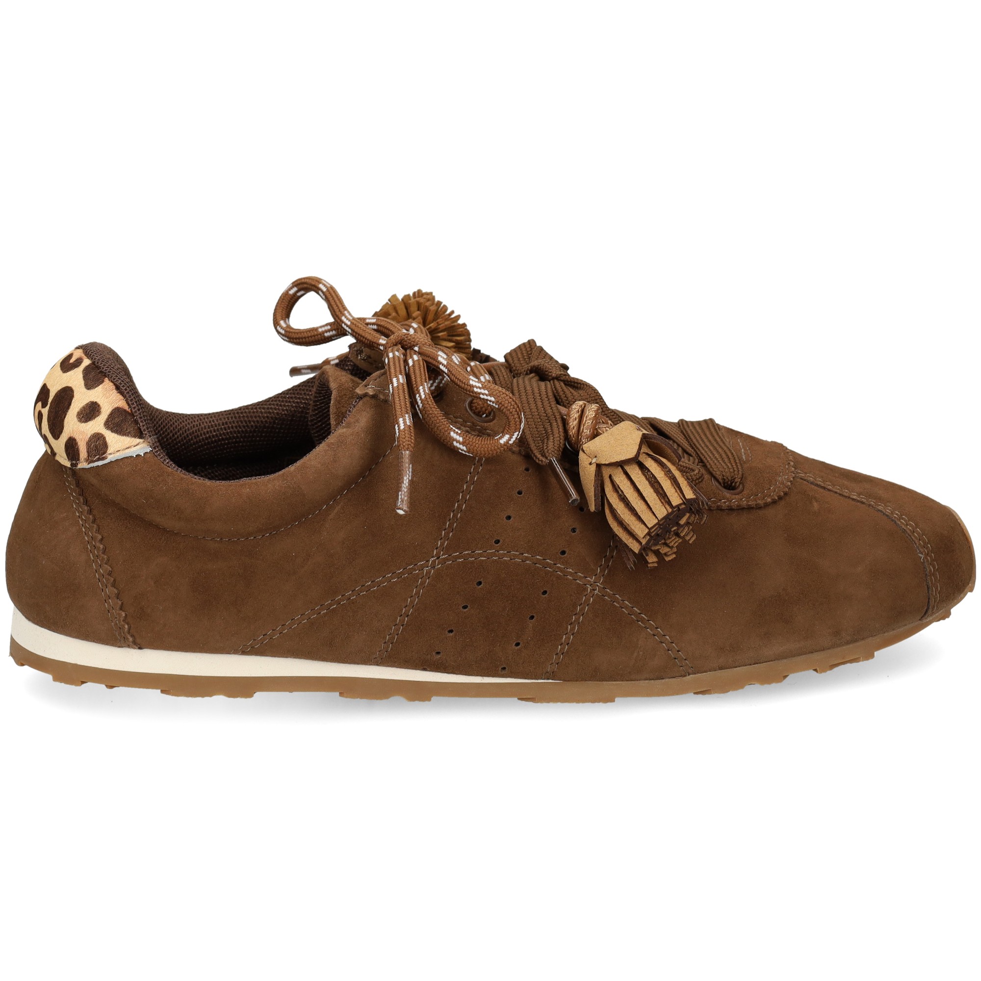 deportivo-borlas-beige