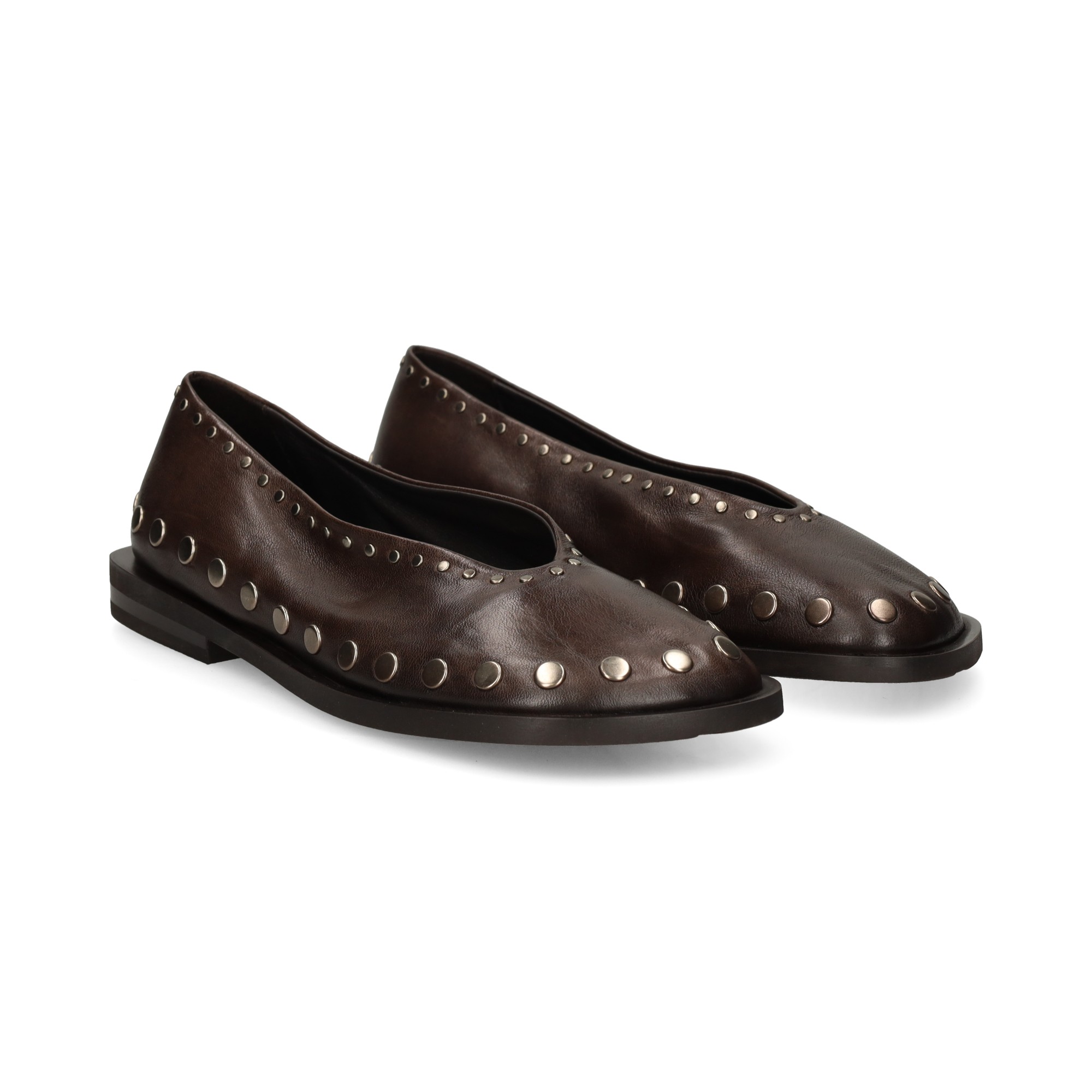 bailarina-tachuelas-piel-moka
