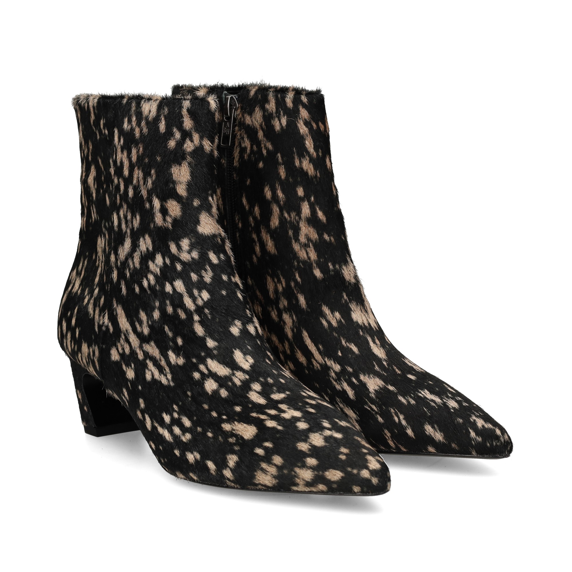 botin-tacon-pelo-negro-bronce