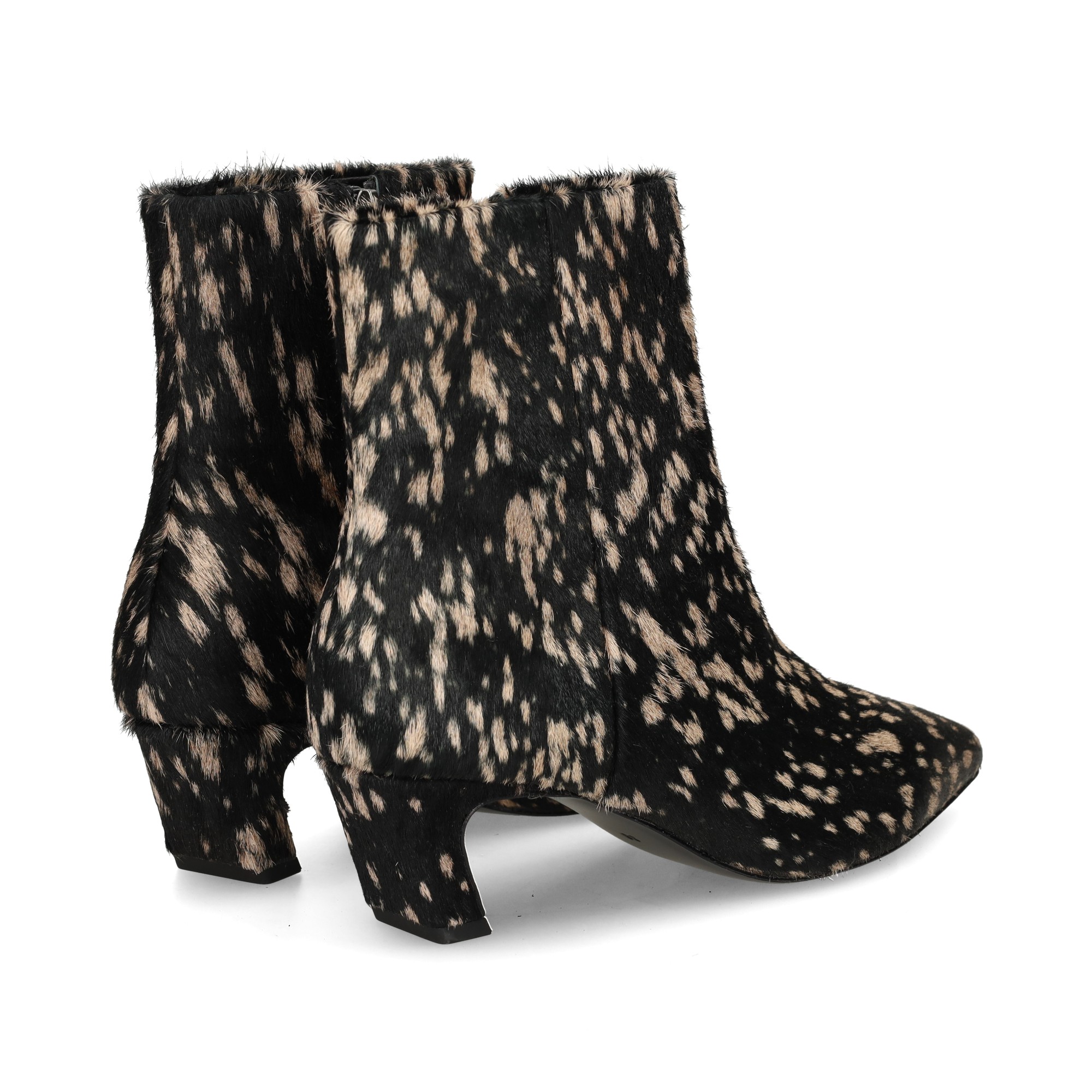 botin-tacon-pelo-negro-bronce