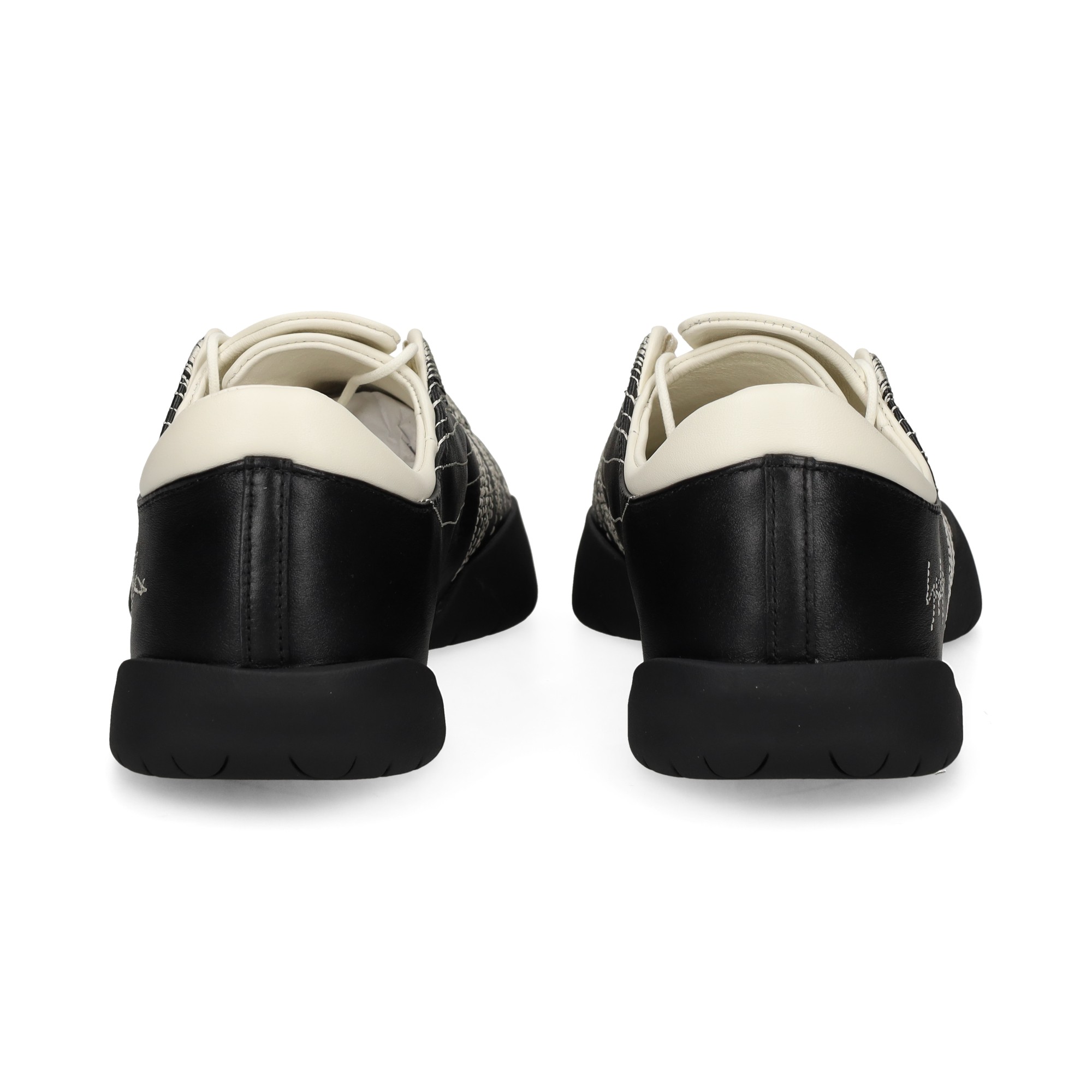 deportivo-piel-hielo-negro