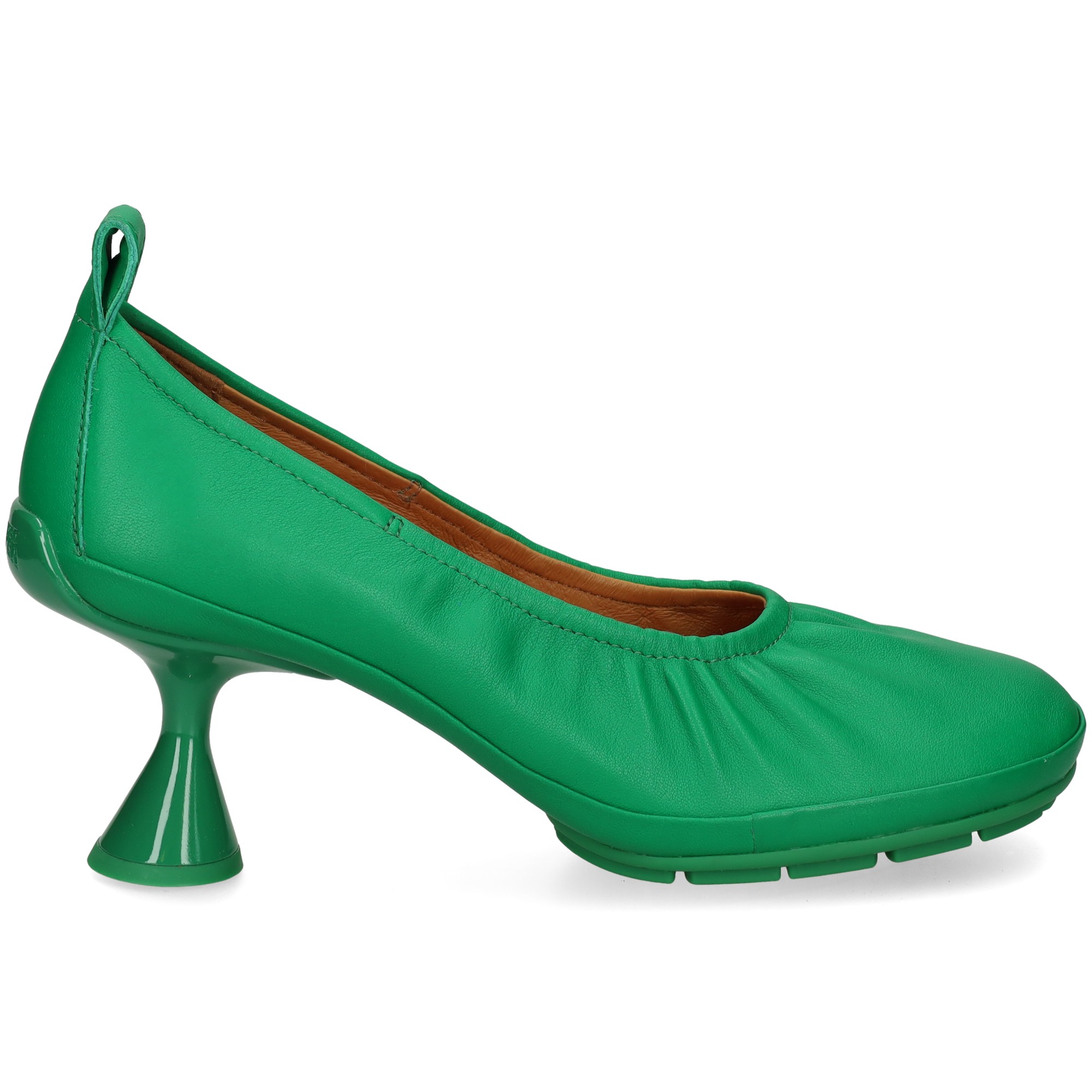 salon-plataforma-piel-verde
