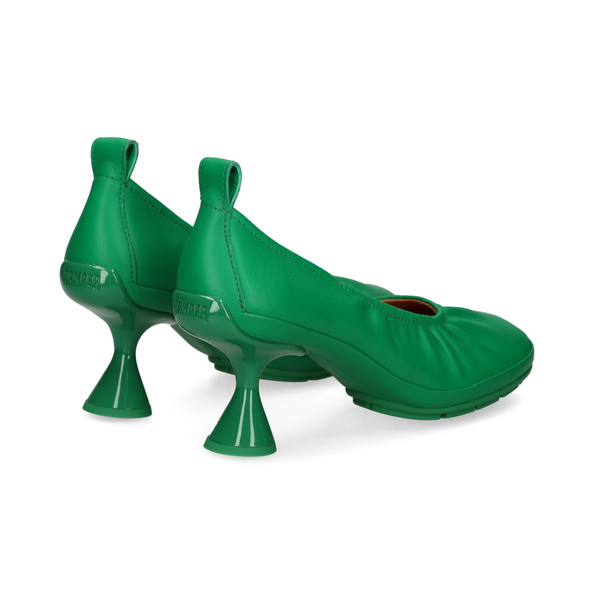 salon-plataforma-piel-verde