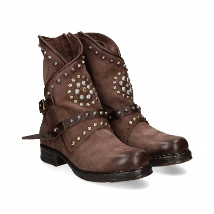 botin-tachas-serraje-moka