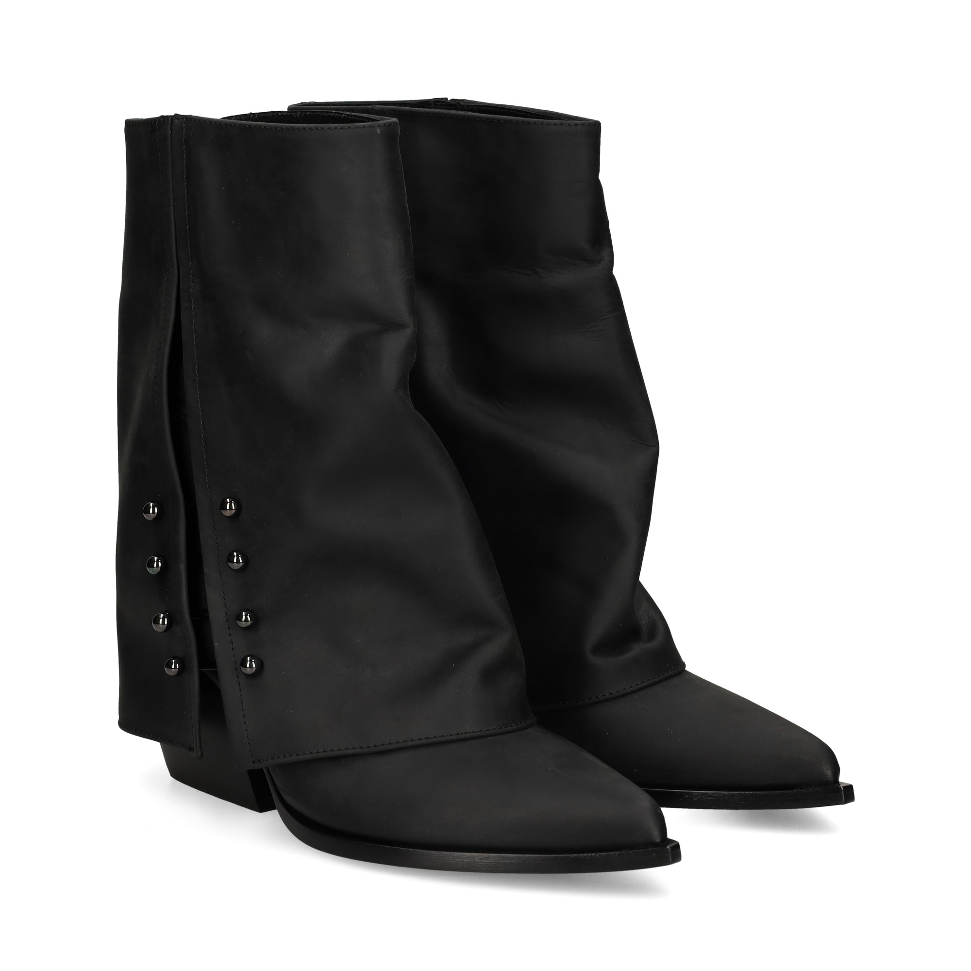 botin-pircing-lados-piel-engrasada-negro