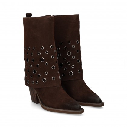bota-cowboy-detalle-ojal-moka