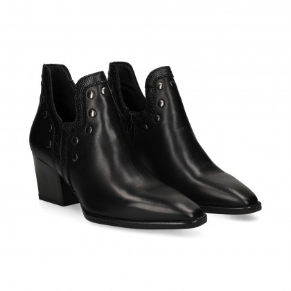 botin-tacon-abertura-tachas-piel-negro