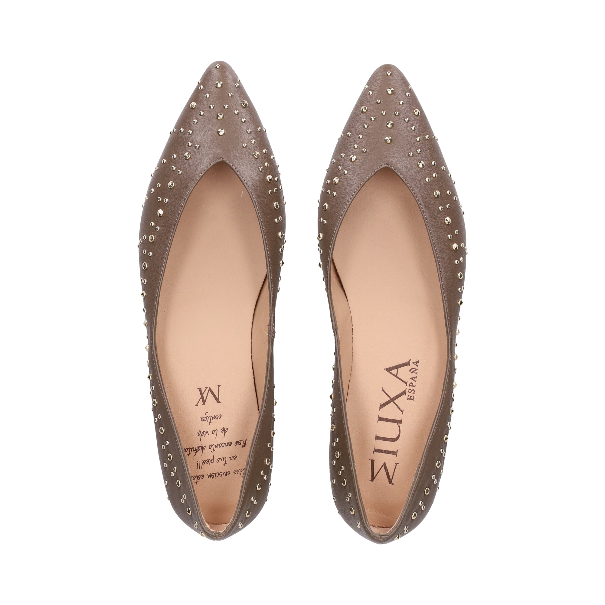 bailarina-detalle-tachas-kaki