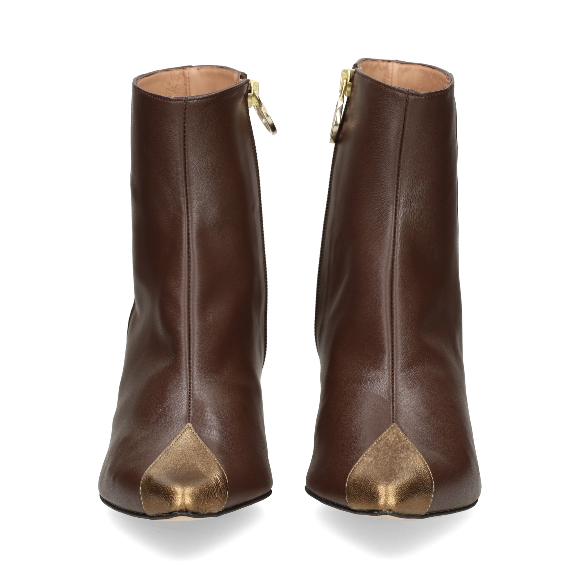botin-tacon-punta-dorada-piel-moka