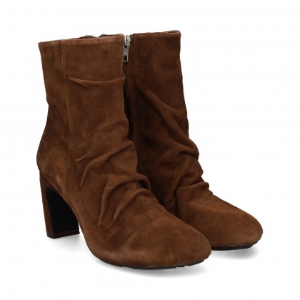 botin-tacon-ante-cuero