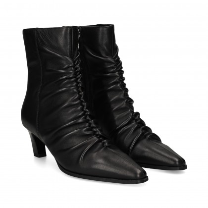 botin-pliegues-piel-negro