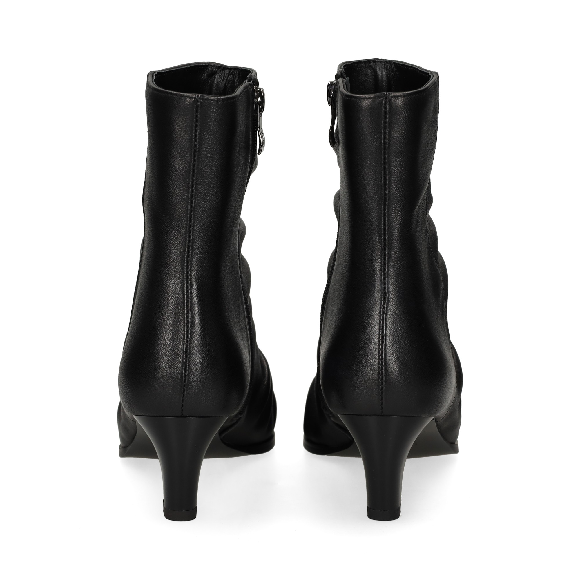 botin-pliegues-piel-negro